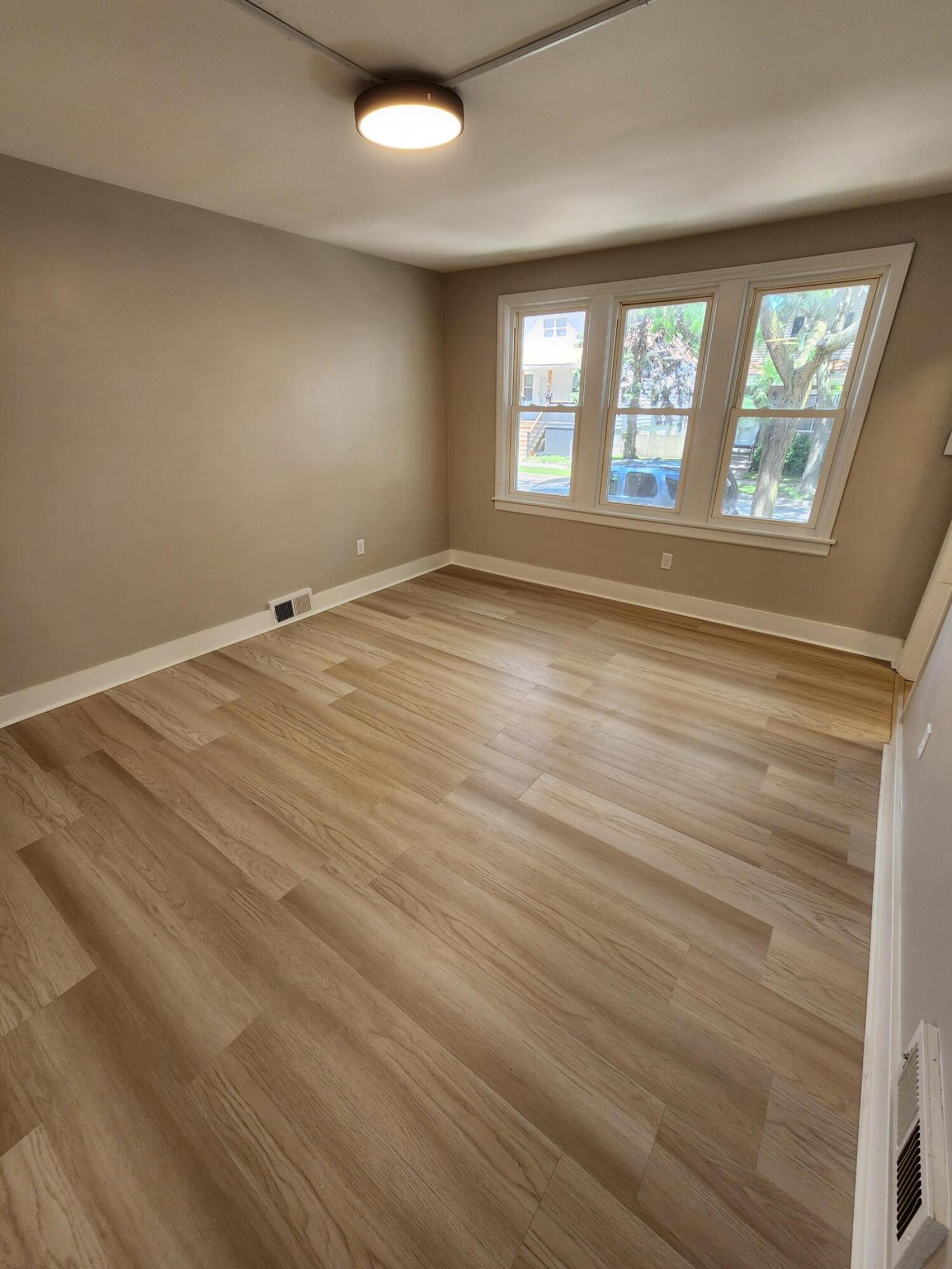 1542 Fischrupp Avenue, Whiting, IN 46394; Image #4