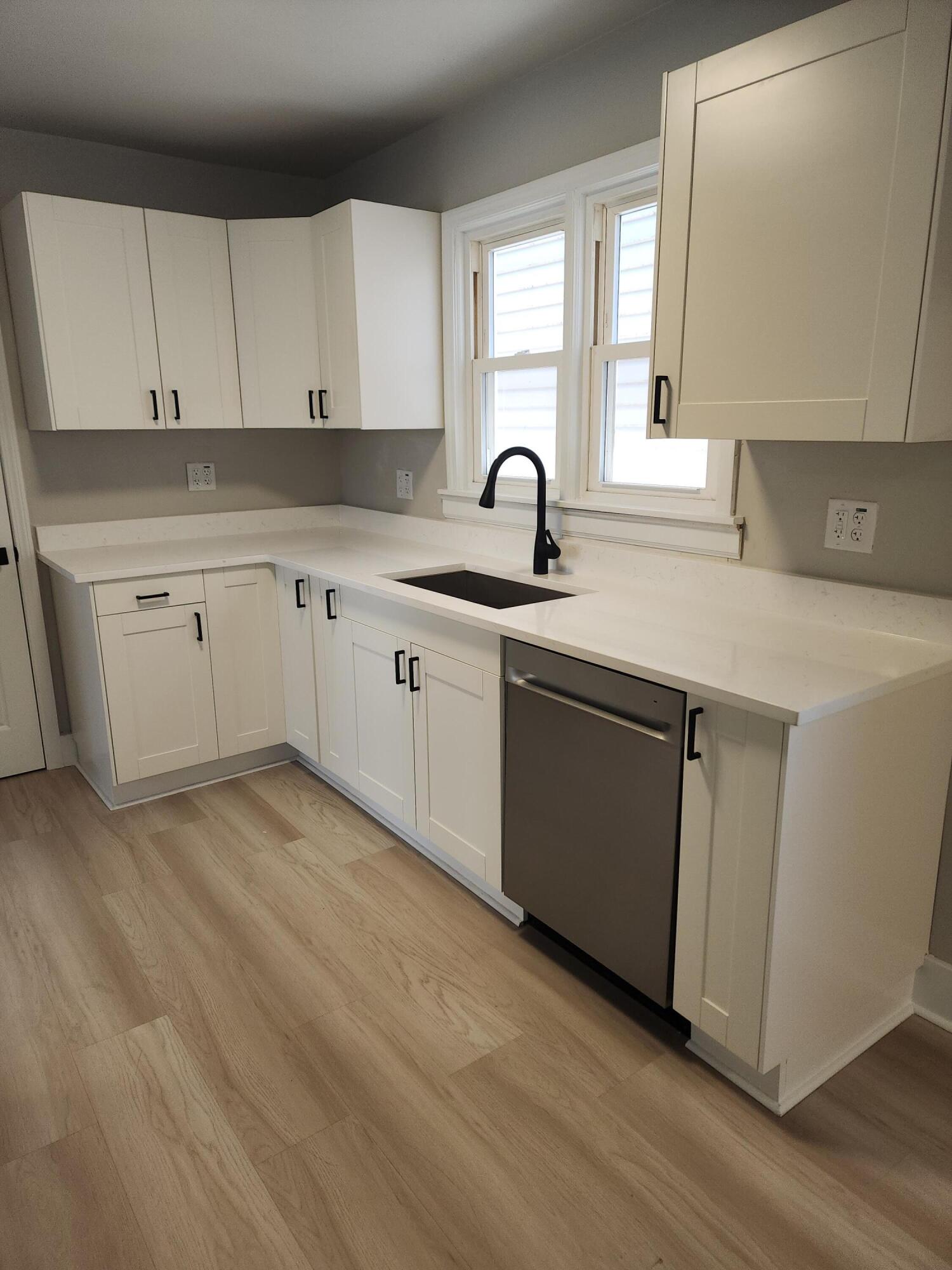 1542 Fischrupp Avenue, Whiting, IN 46394; Image #7