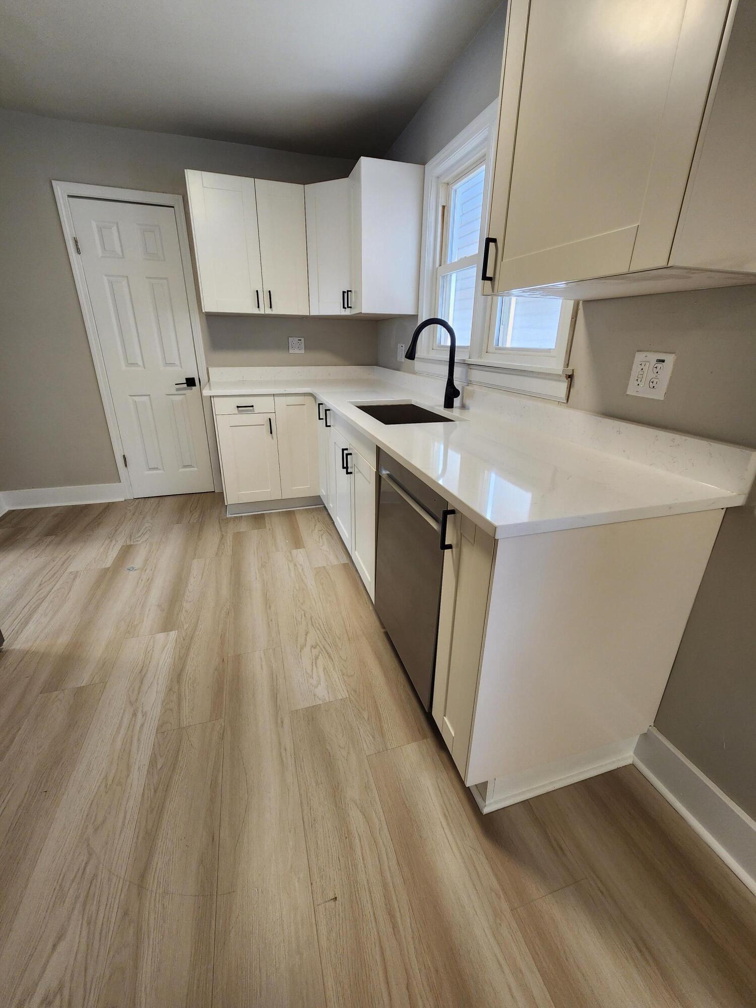 1542 Fischrupp Avenue, Whiting, IN 46394; Image #8