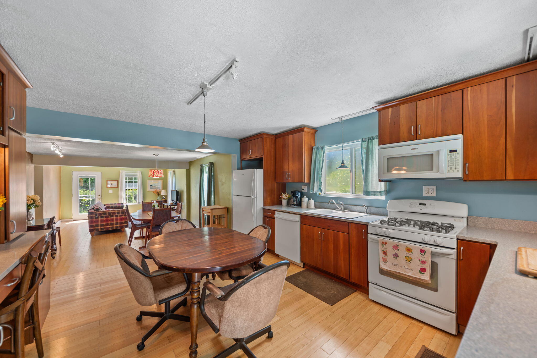 702 N Karwick Road, Michigan City, IN 46360; Image #6