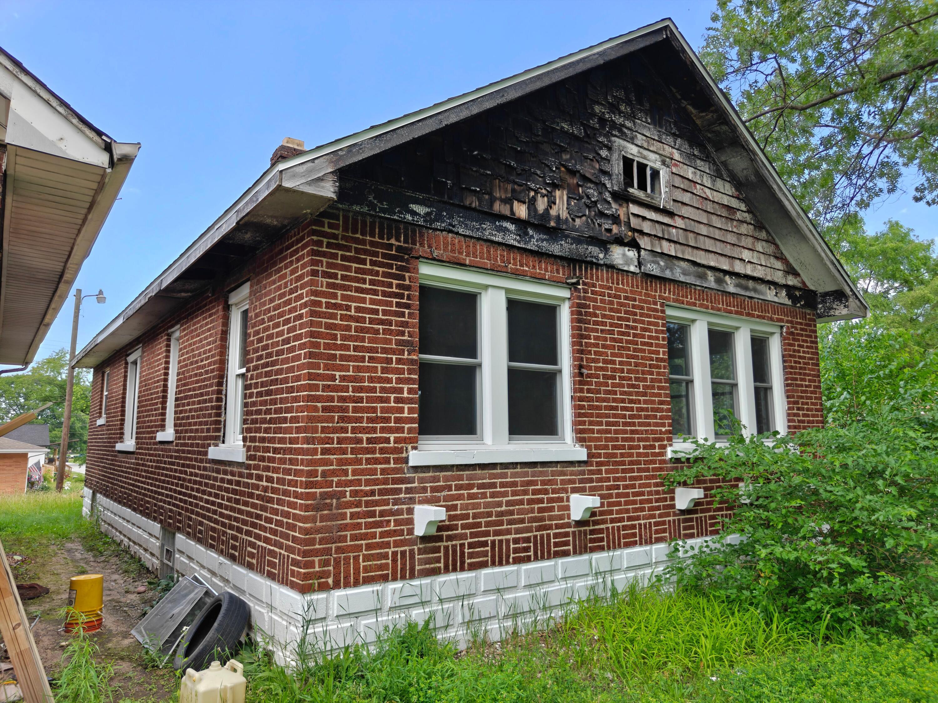 834 E 41st Avenue, Gary, IN 46409; Image #32