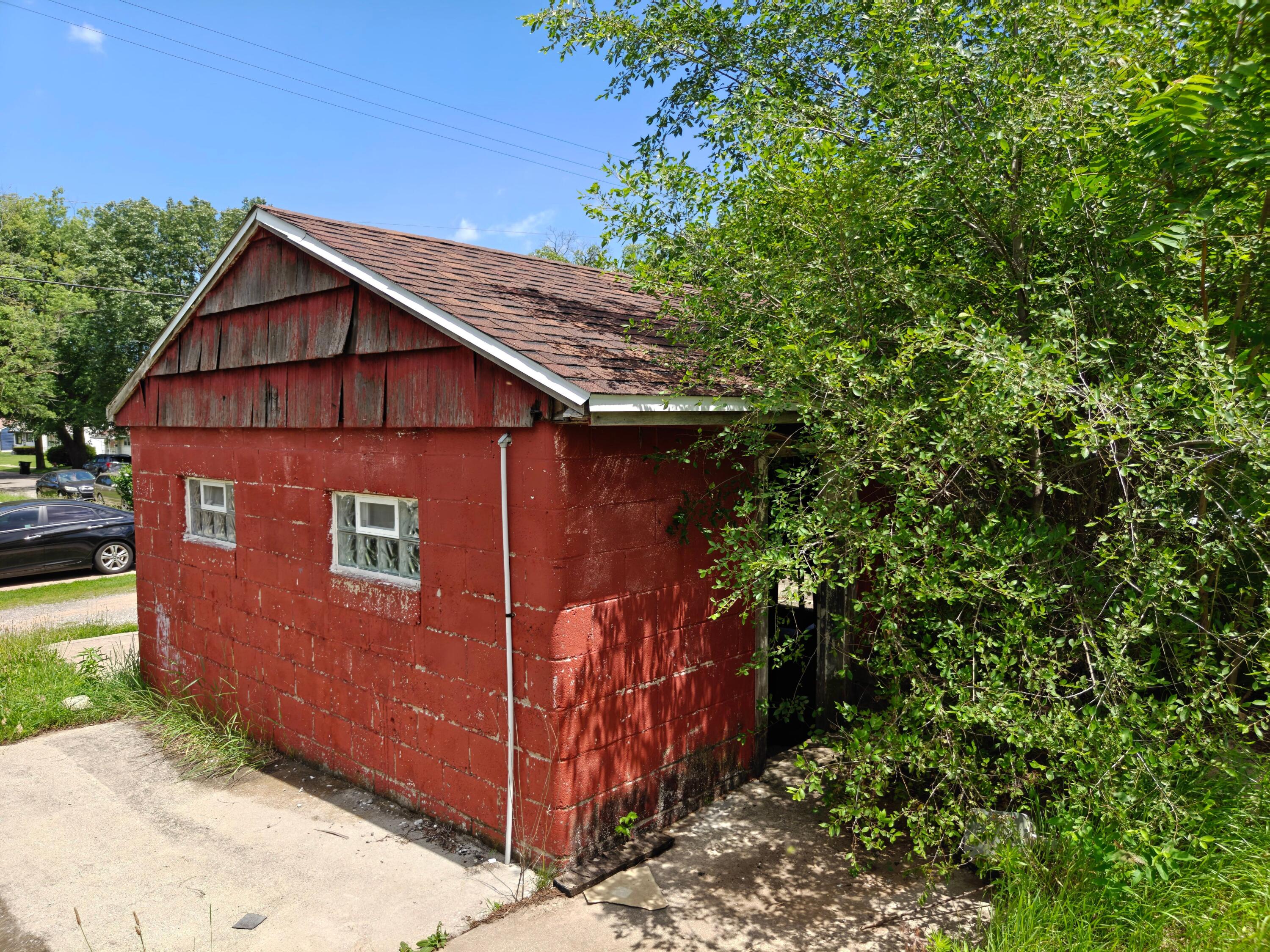 834 E 41st Avenue, Gary, IN 46409; Image #38