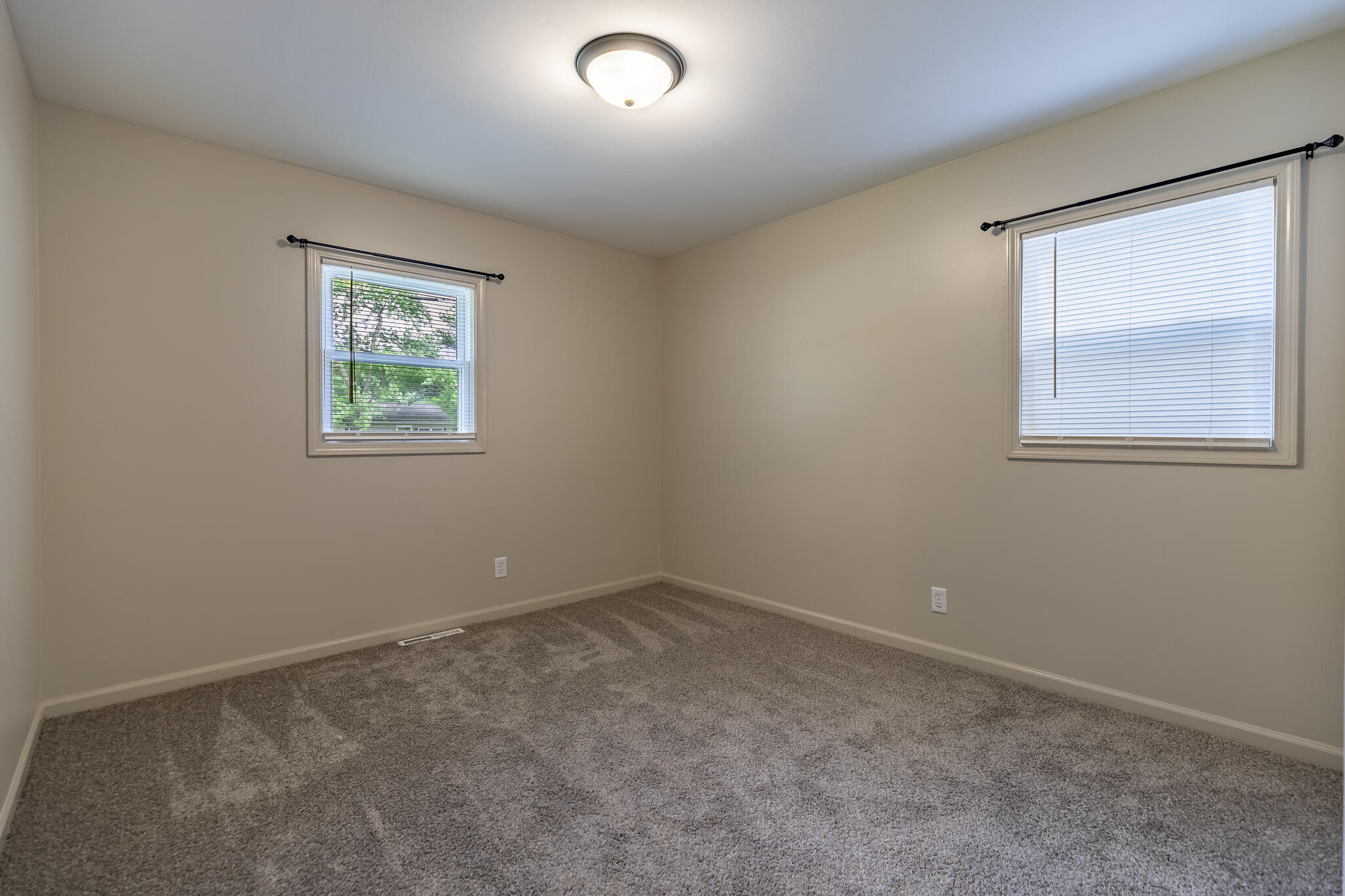 834 S Cline Avenue, Griffith, IN 46319; Image #14