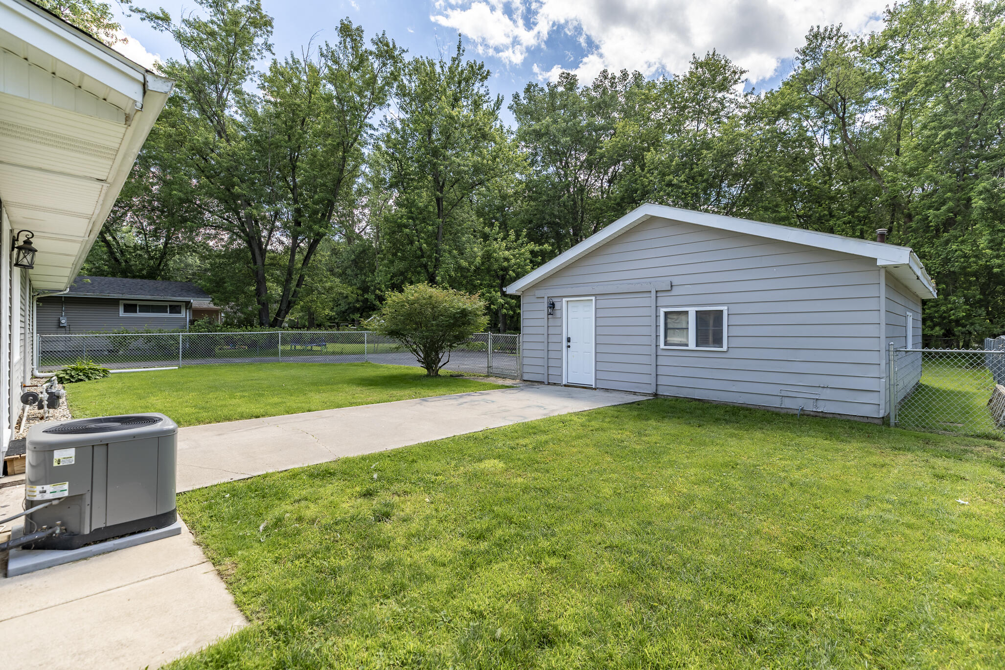 834 S Cline Avenue, Griffith, IN 46319; Image #16