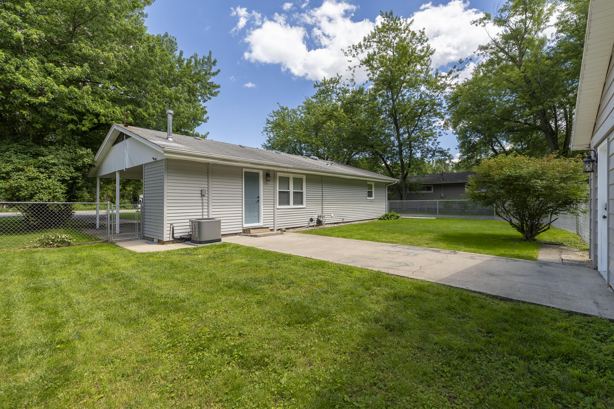 834 S Cline Avenue, Griffith, IN 46319; Image #17