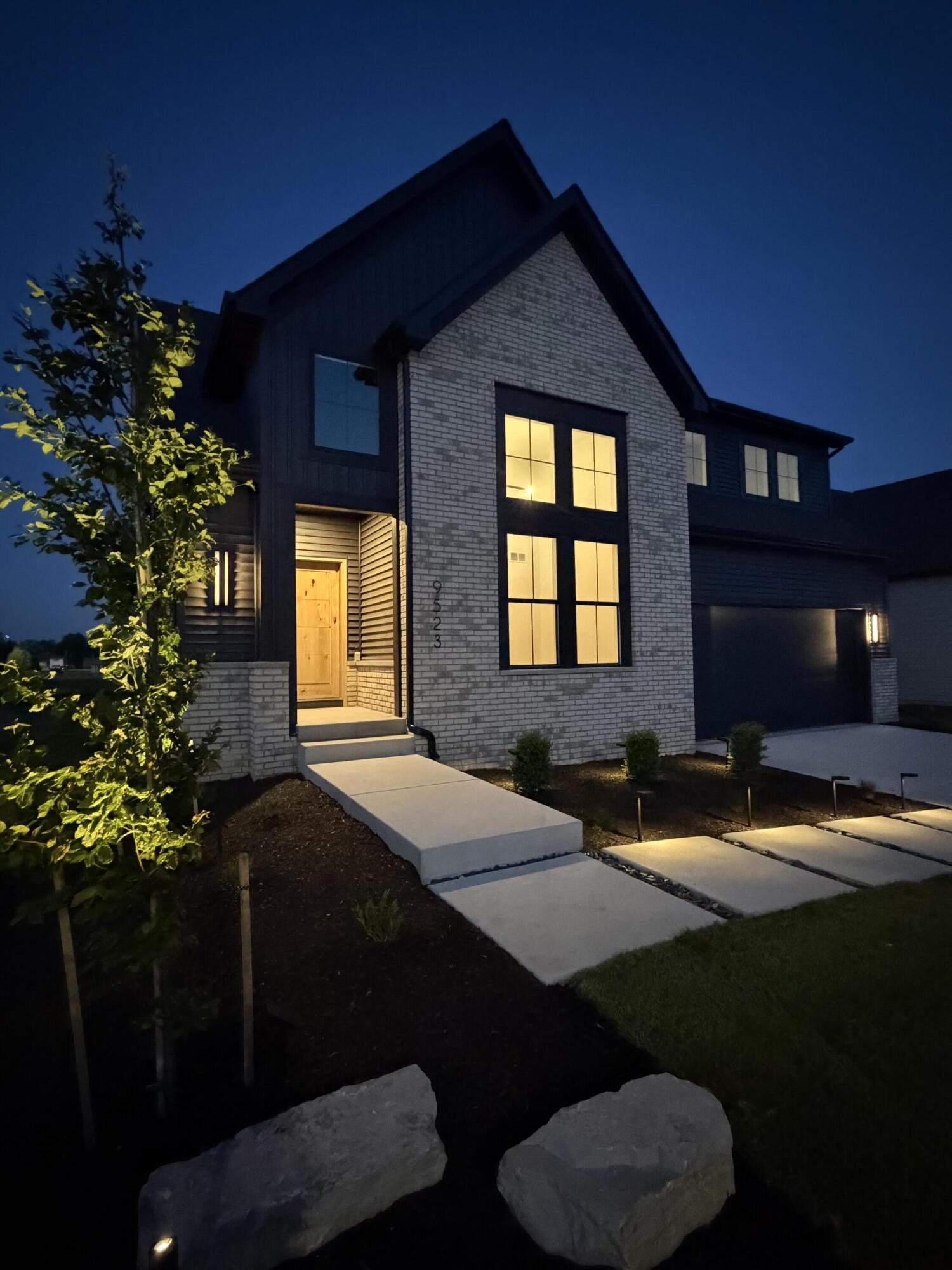 9523 Hook Street, Highland, IN 46322; Image #4
