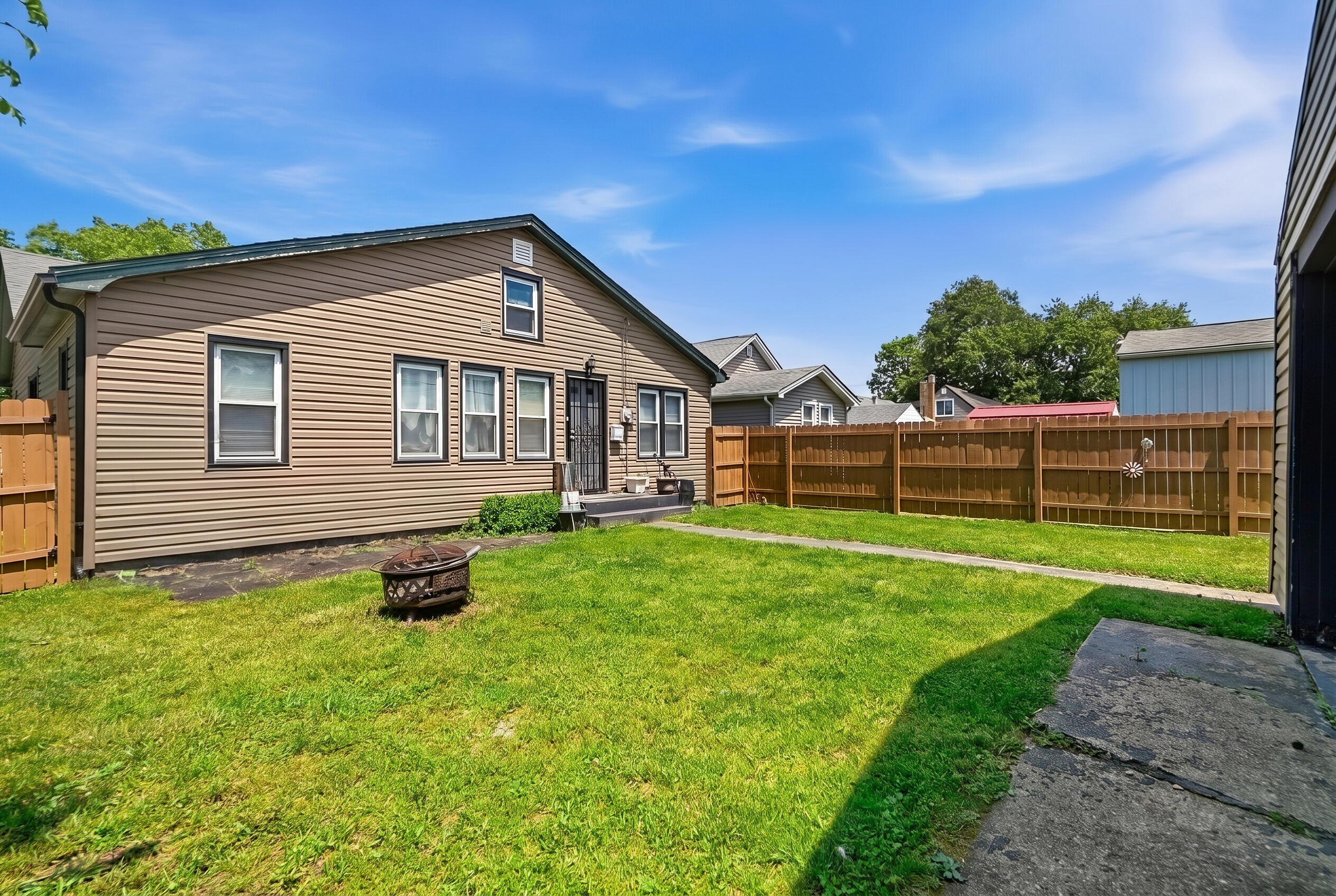 905 W 38th Avenue, Hobart, IN 46342; Image #18