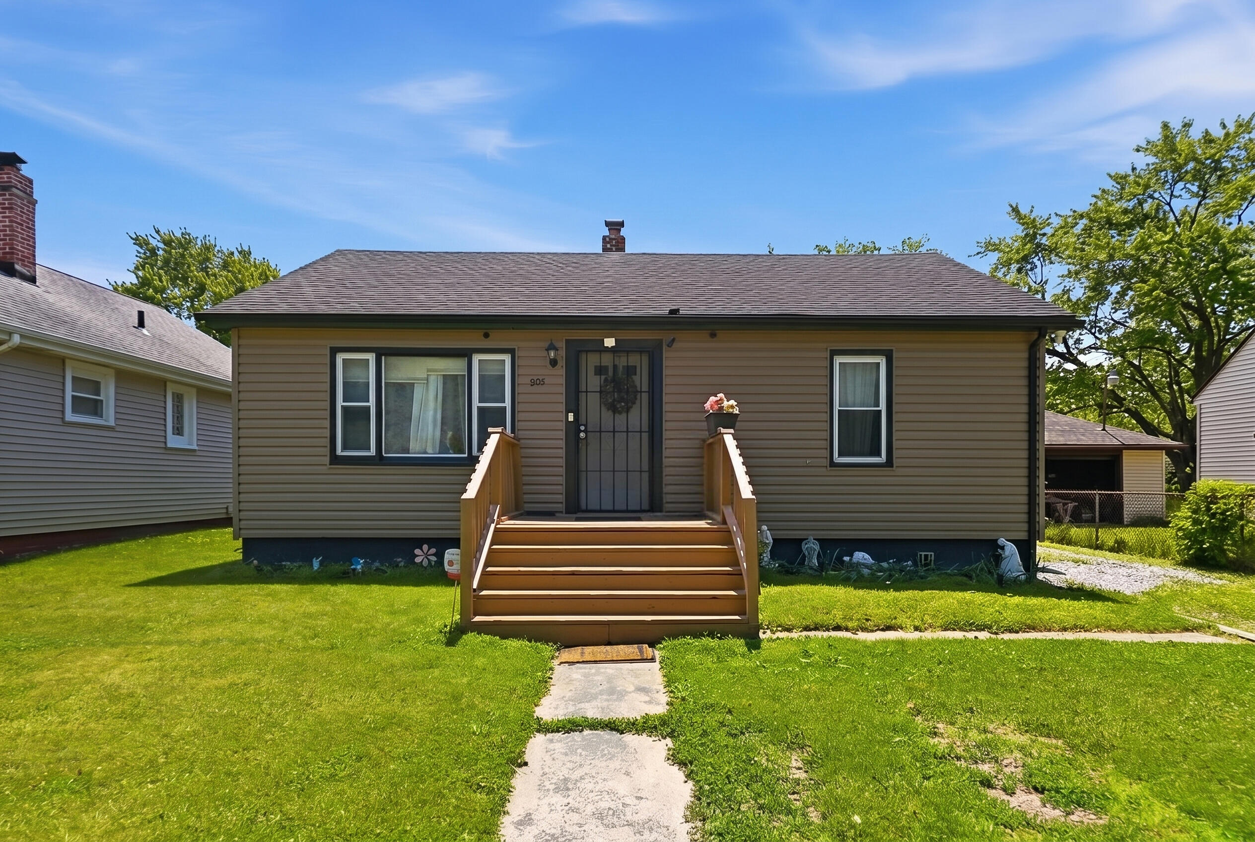 905 W 38th Avenue, Hobart, IN 46342; Image #2