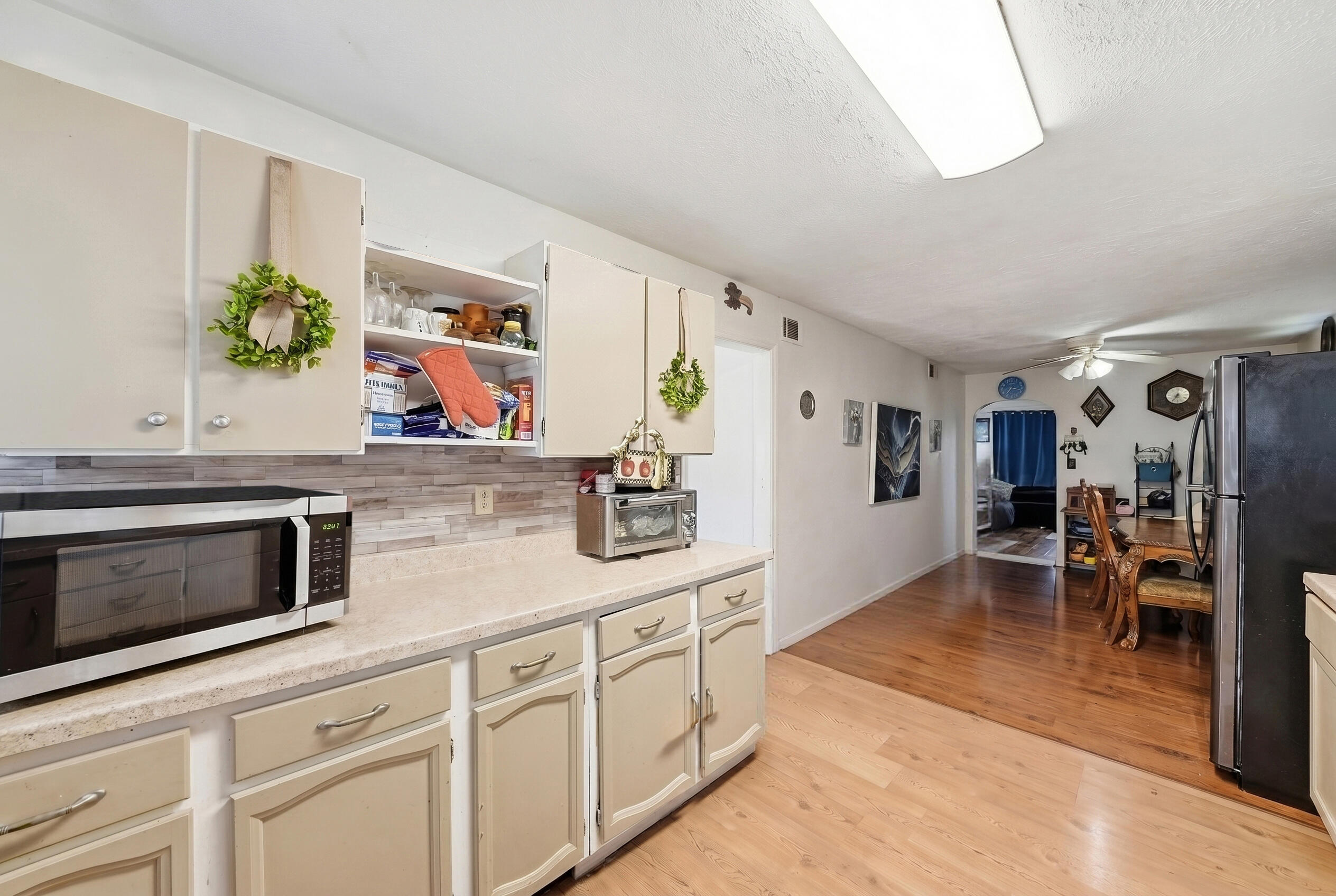 905 W 38th Avenue, Hobart, IN 46342; Image #4