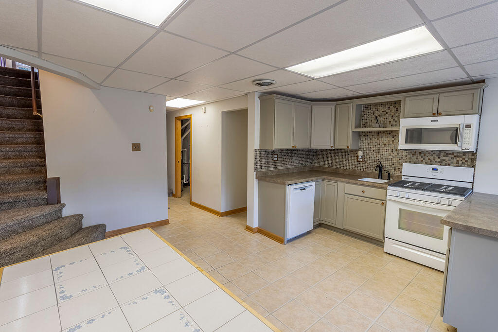 810 Woodland Terrace, Valparaiso, IN 46383; Image #15