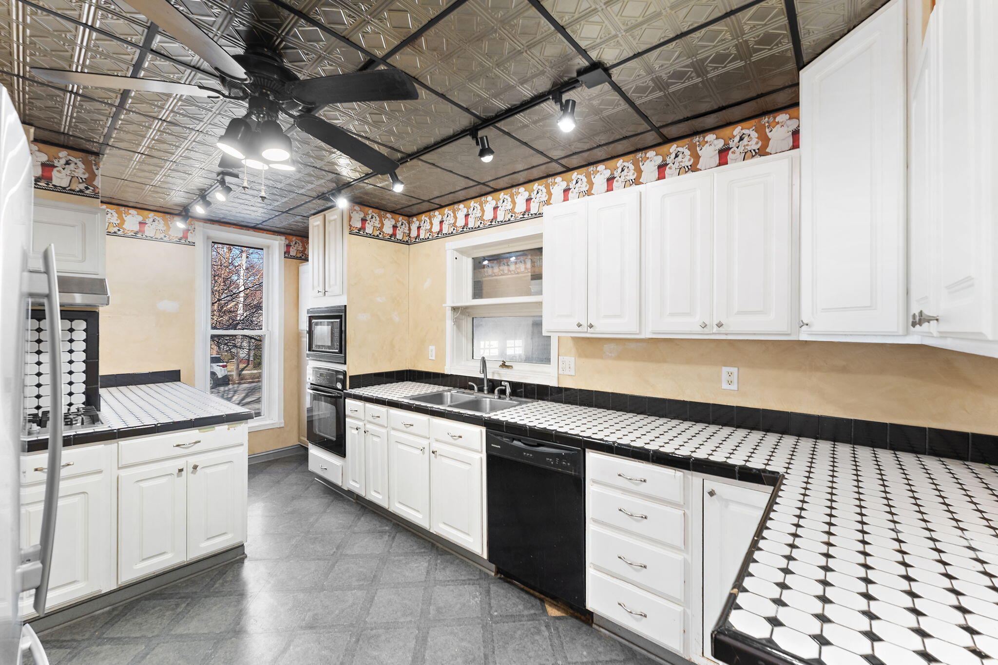 557 W Chicago Street, Valparaiso, IN 46385; Image #12