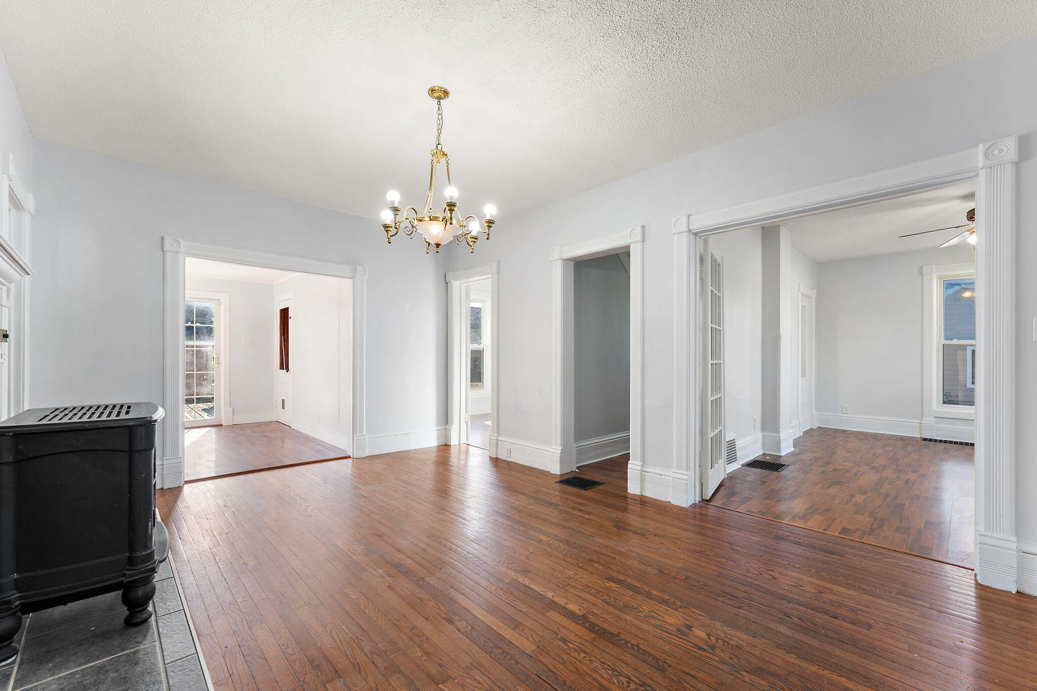 557 W Chicago Street, Valparaiso, IN 46385; Image #7
