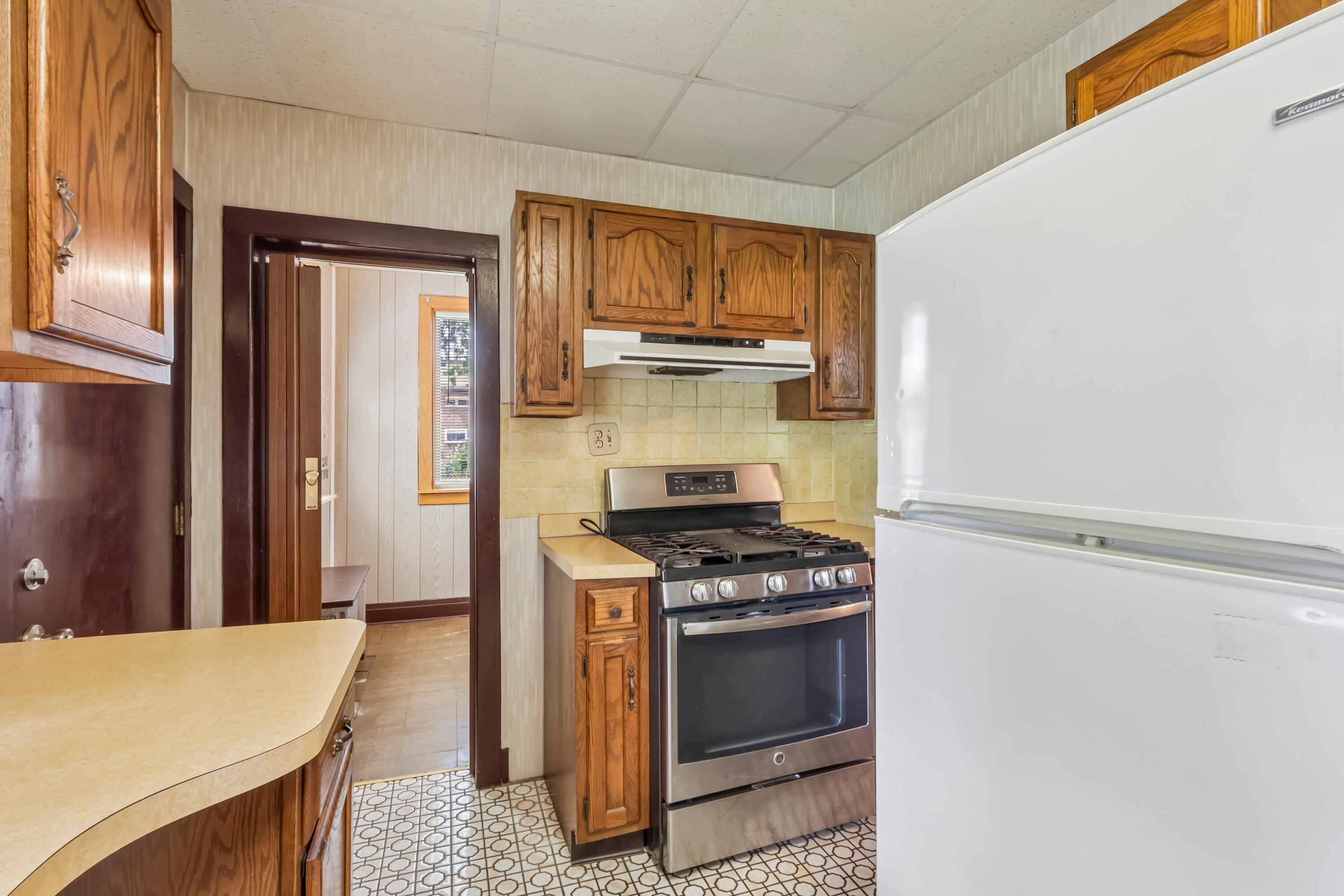 2256 White Oak Avenue, Whiting, IN 46394; Image #12
