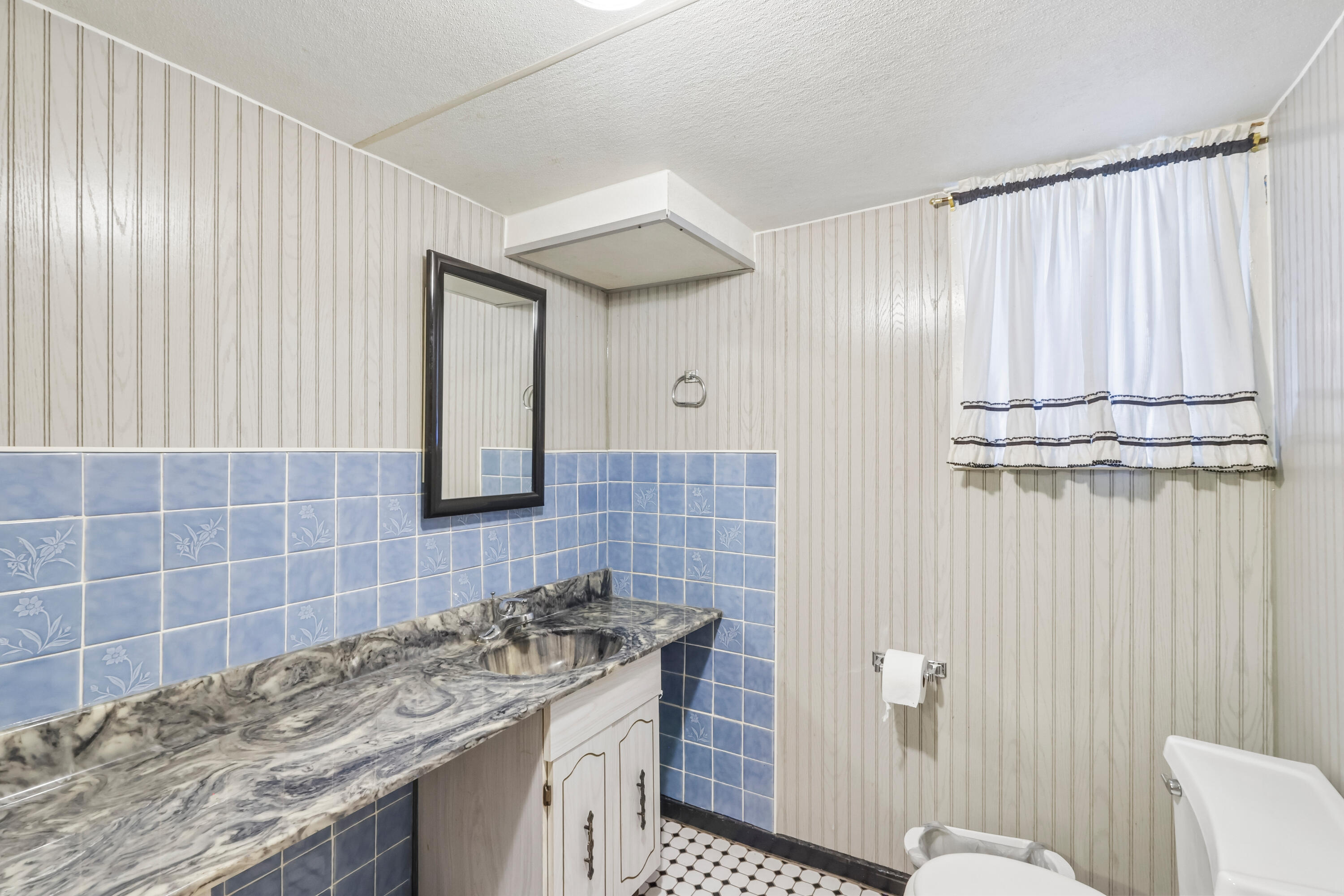 2256 White Oak Avenue, Whiting, IN 46394; Image #25