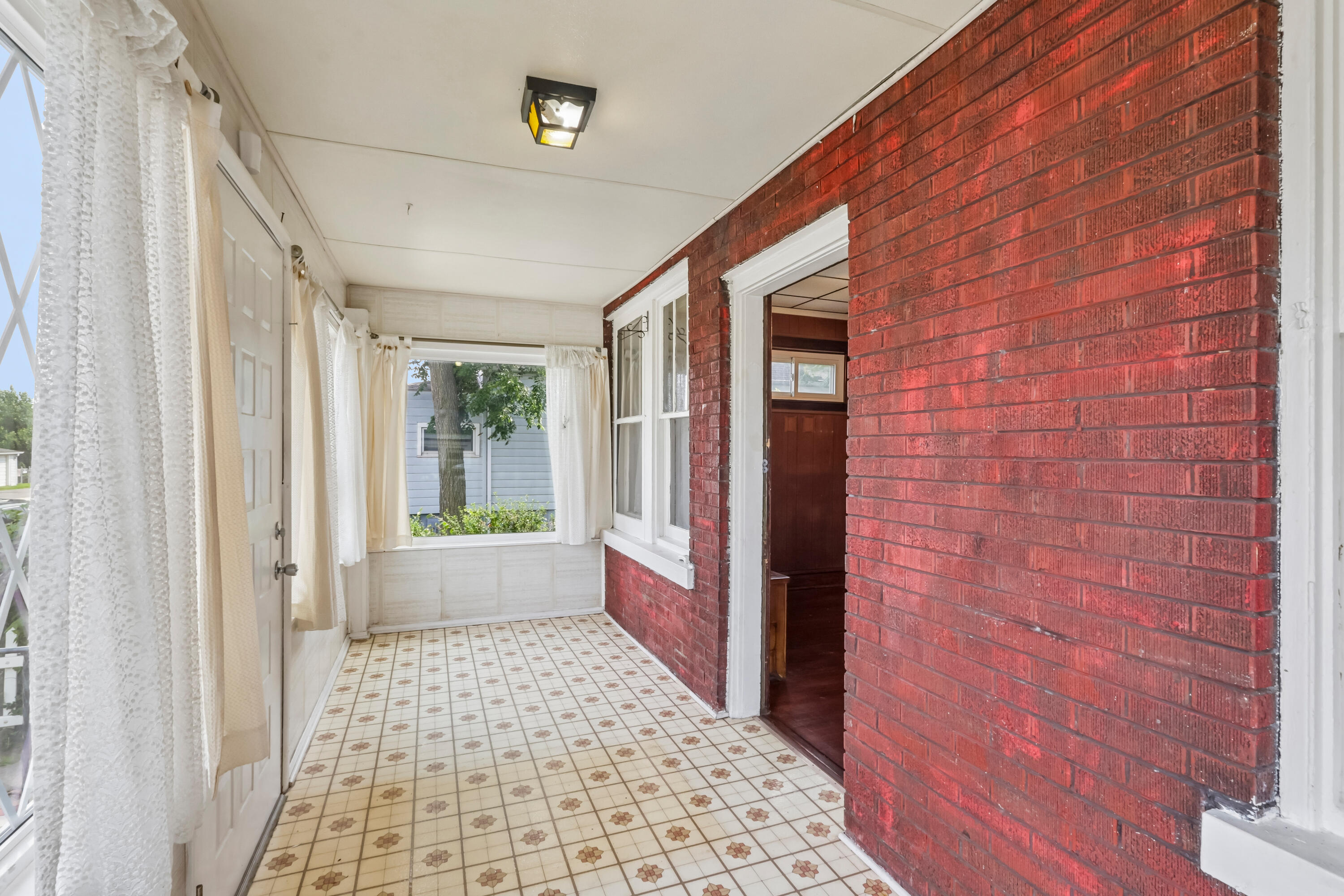 2256 White Oak Avenue, Whiting, IN 46394; Image #5