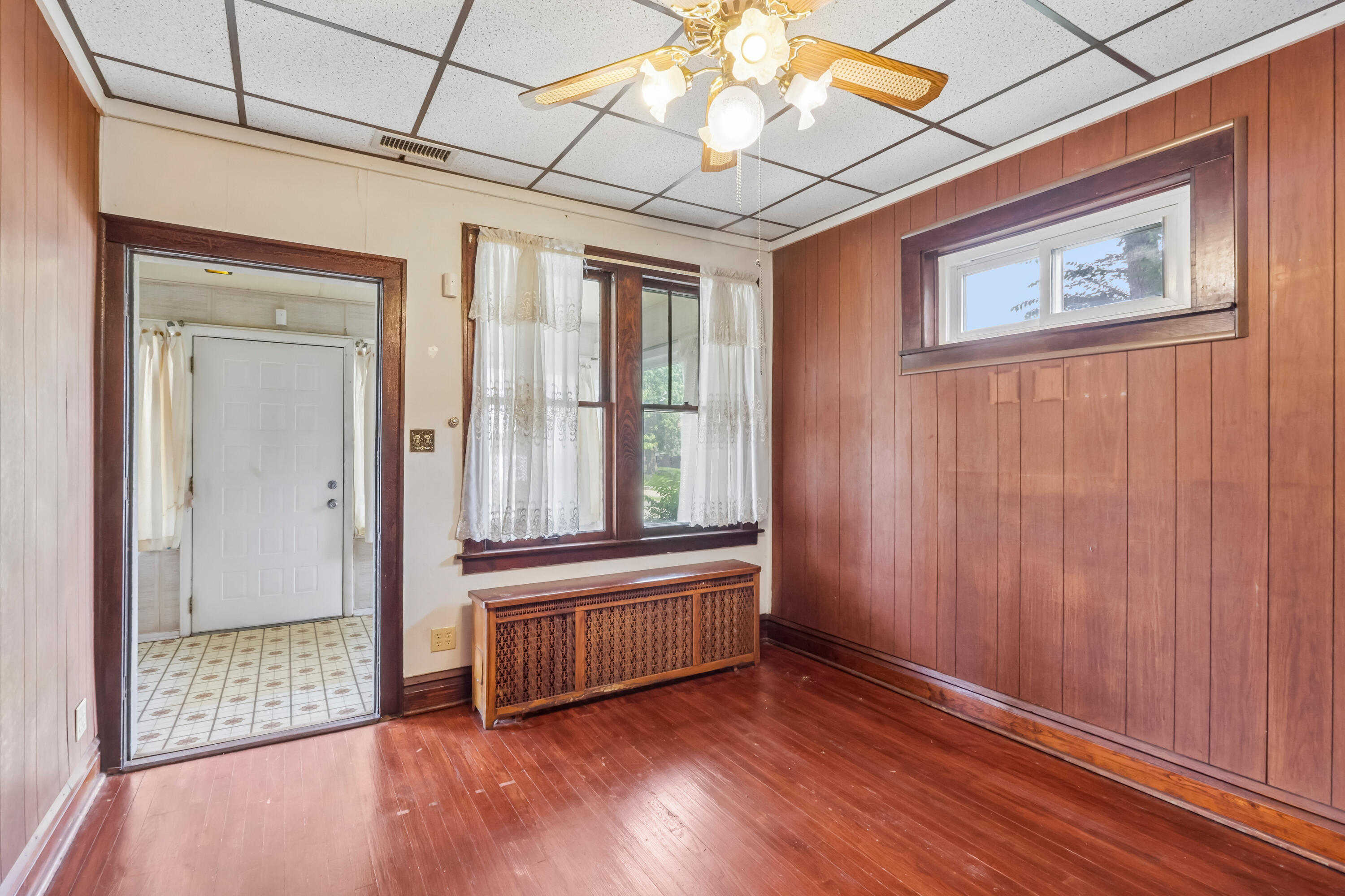 2256 White Oak Avenue, Whiting, IN 46394; Image #8