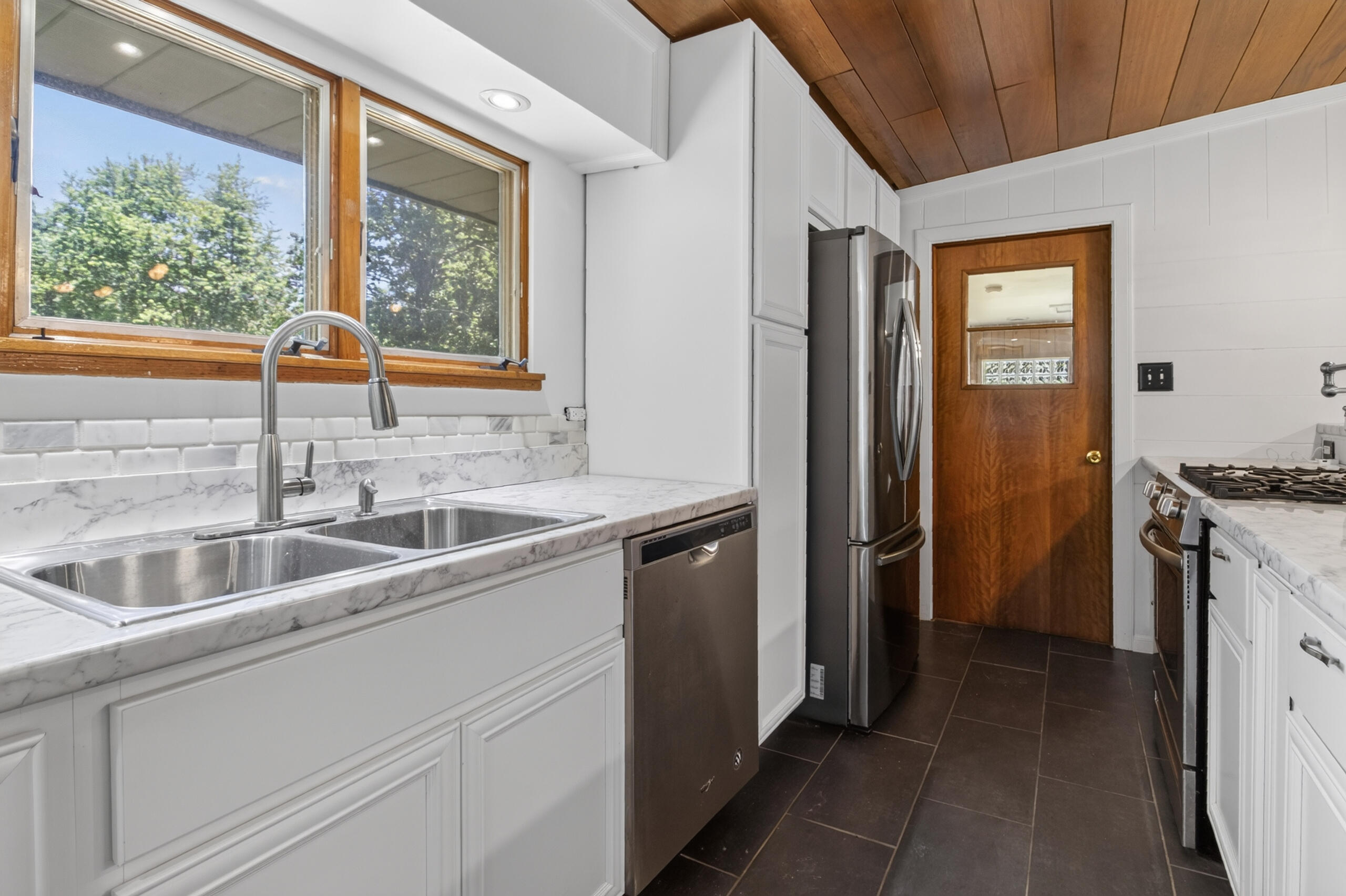 120 E Oak Hill Road, Chesterton, IN 46304; Image #29