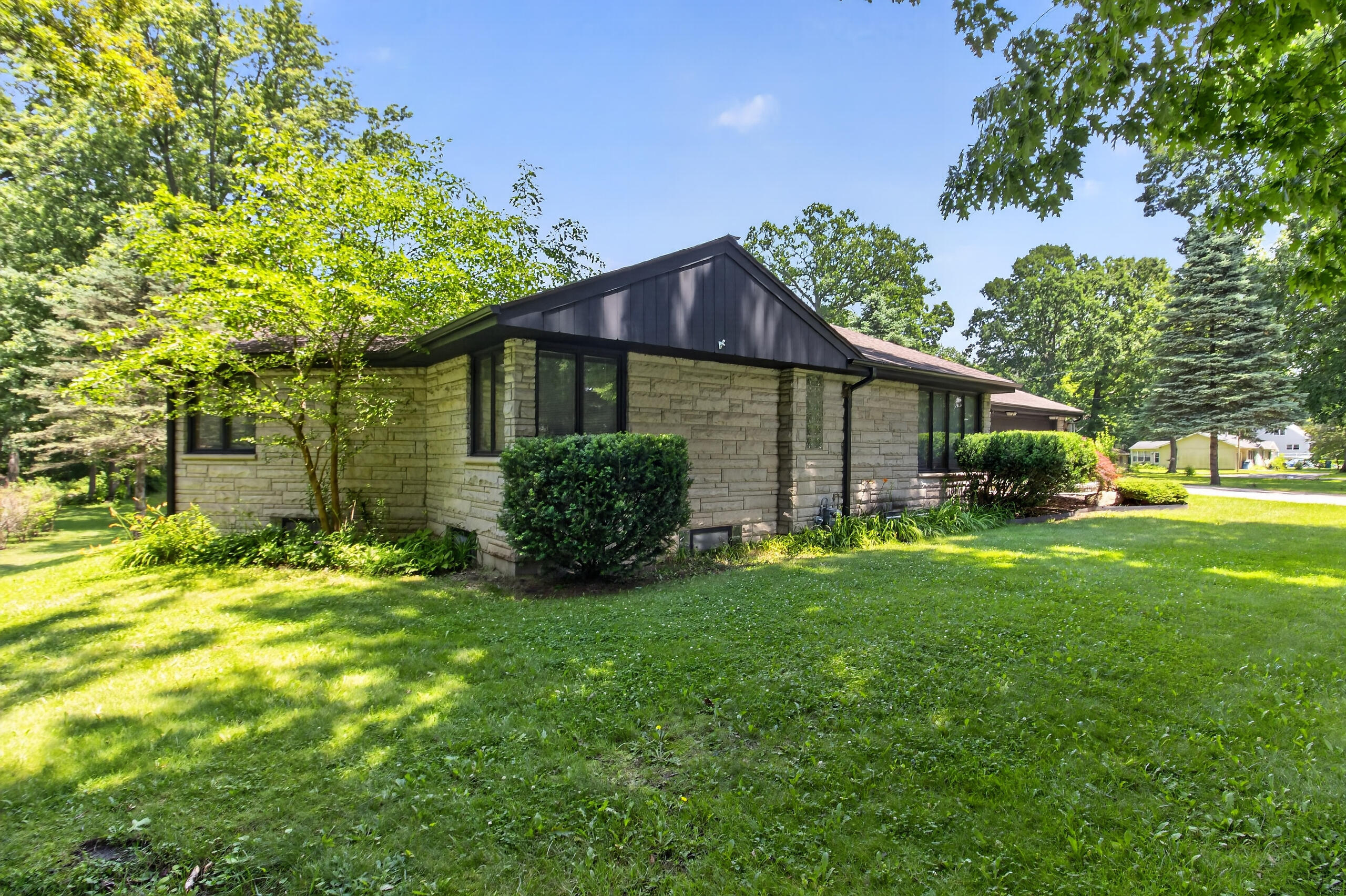 120 E Oak Hill Road, Chesterton, IN 46304; Image #8