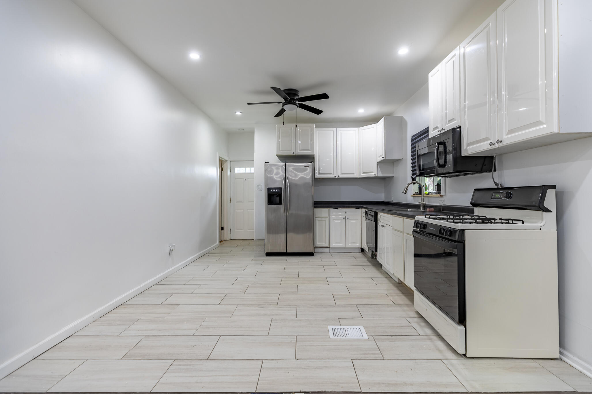 405 Marshall Street, Gary, IN 46404; Image #7