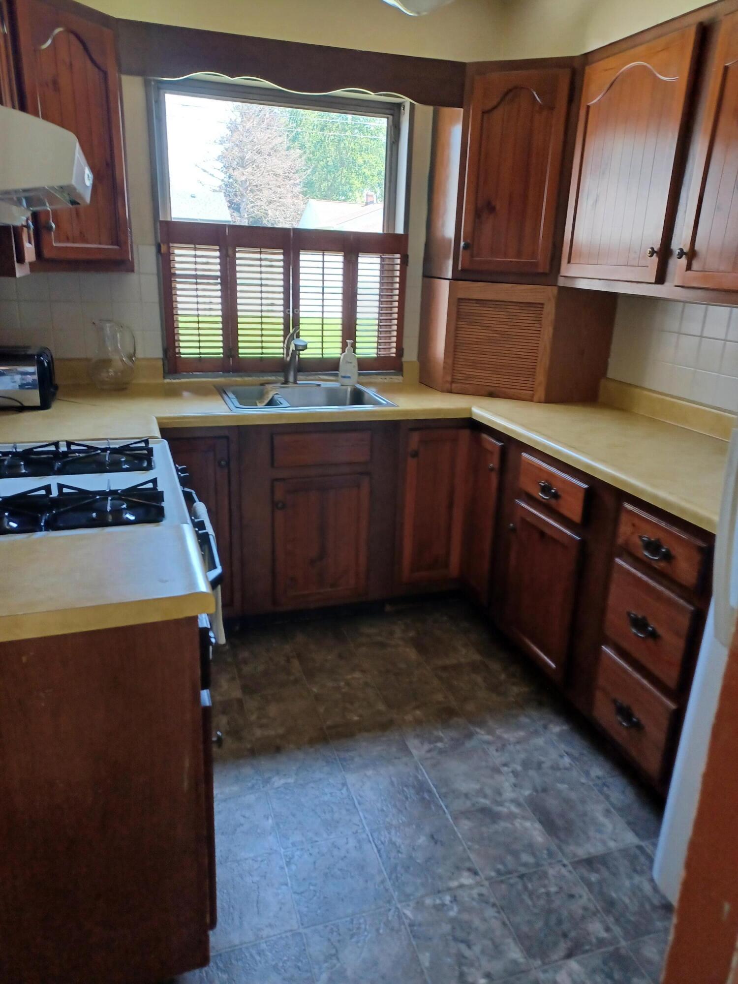 329 N Virginia Street, Hobart, IN 46342; Image #4