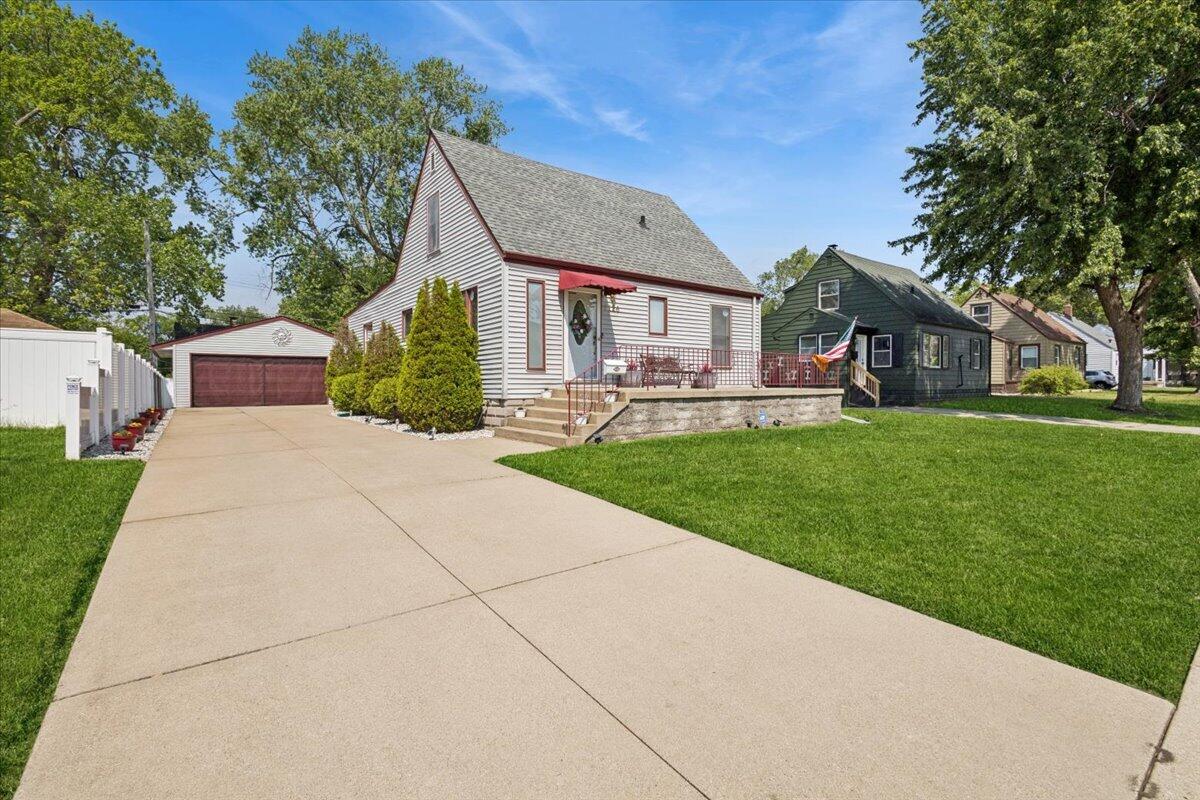 7126 Montana Avenue, Hammond, IN 46323; Image #2