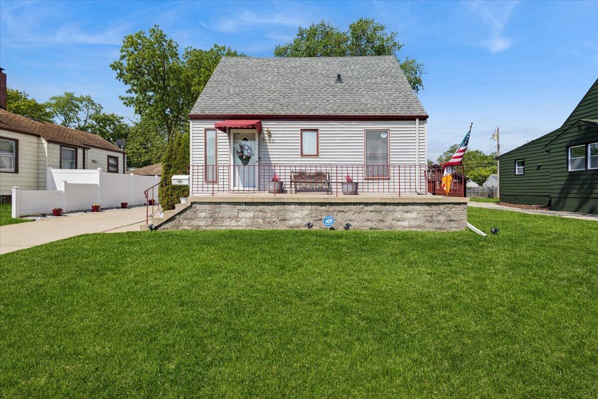 7126 Montana Avenue, Hammond, IN 46323; Image #4