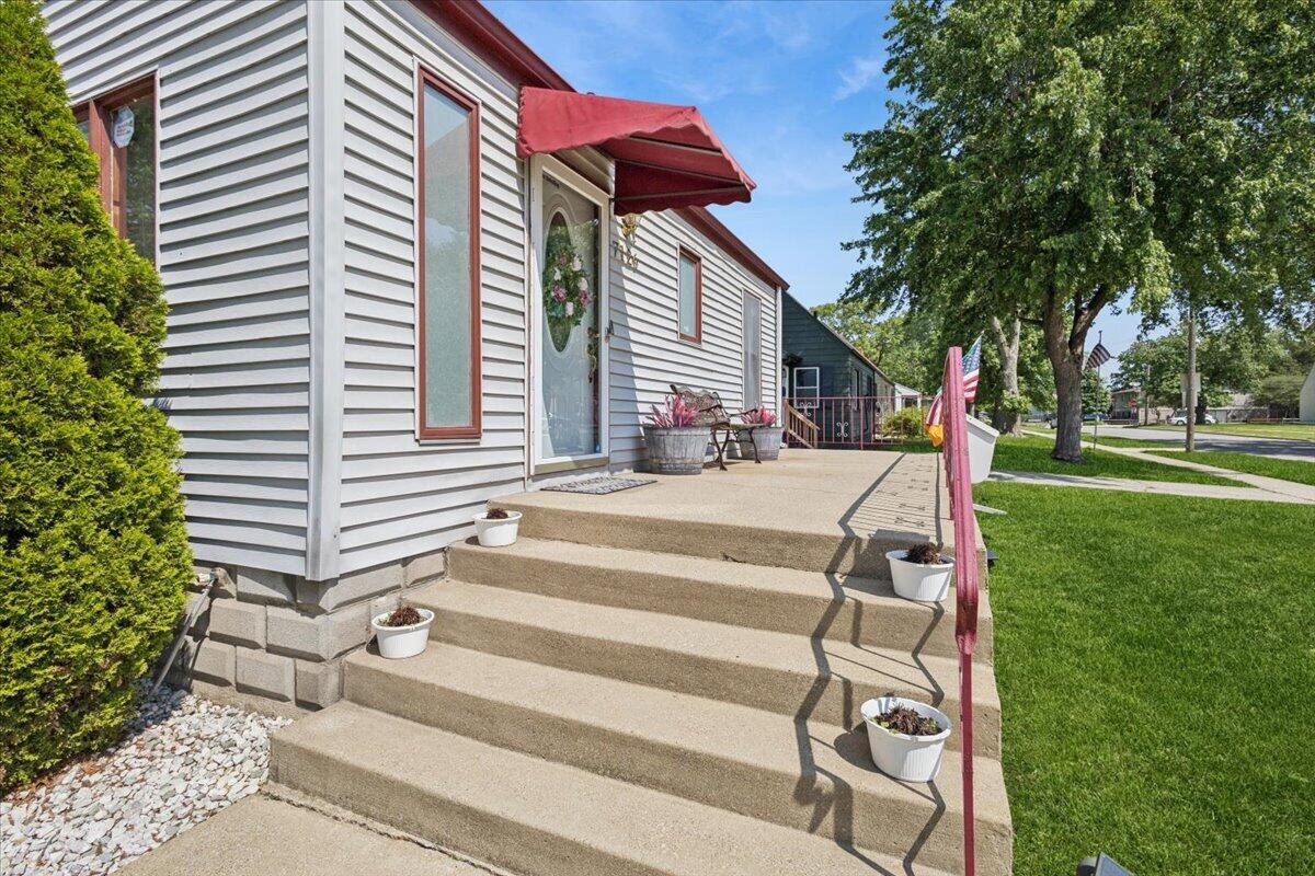 7126 Montana Avenue, Hammond, IN 46323; Image #6