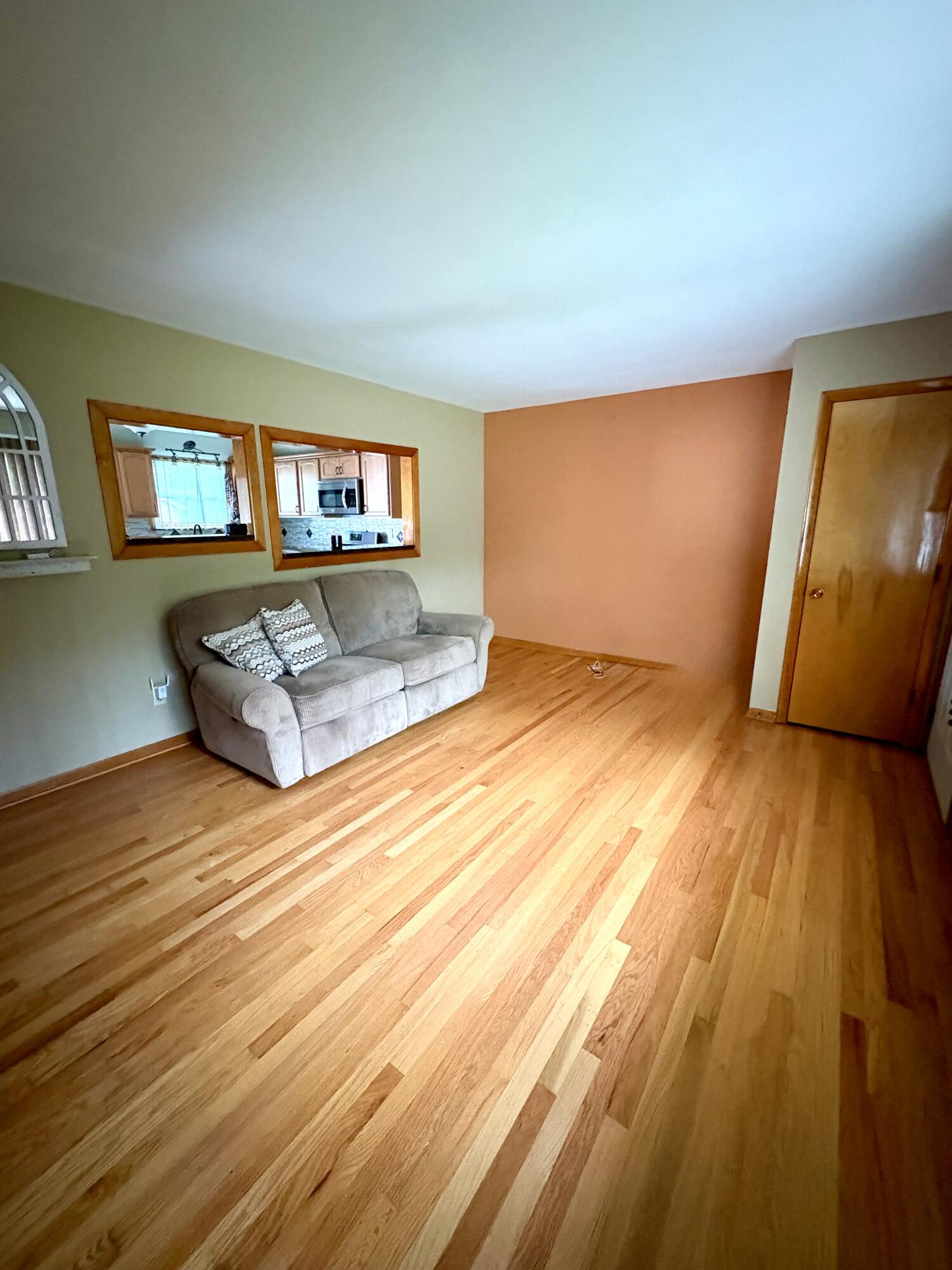 701 N Jay Avenue, Griffith, IN 46319; Image #3