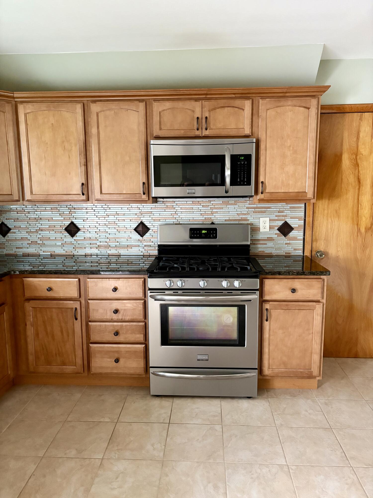 701 N Jay Avenue, Griffith, IN 46319; Image #4