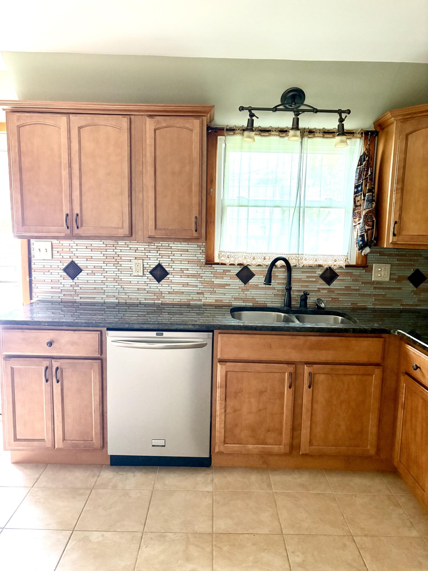 701 N Jay Avenue, Griffith, IN 46319; Image #5