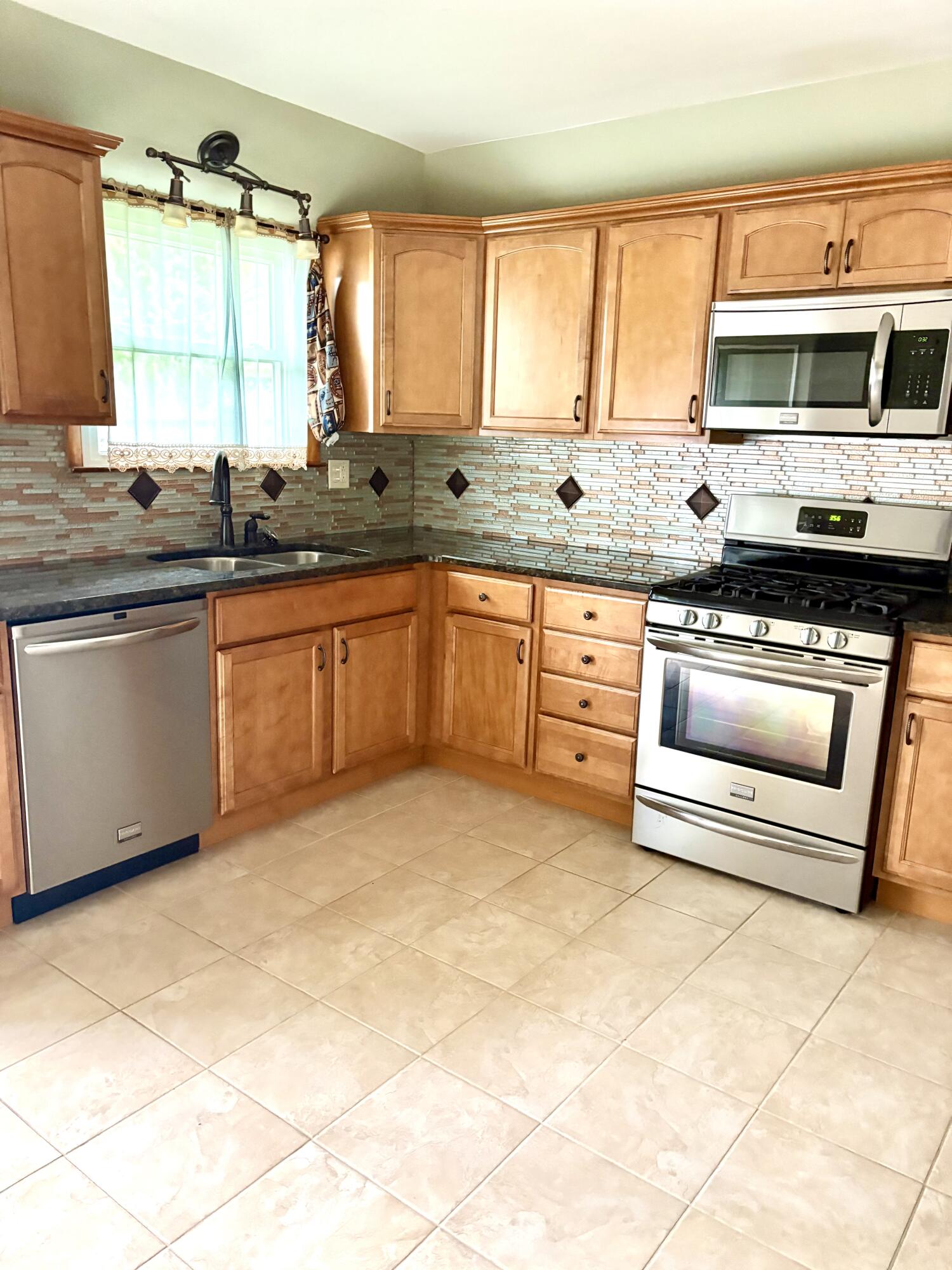 701 N Jay Avenue, Griffith, IN 46319; Image #6