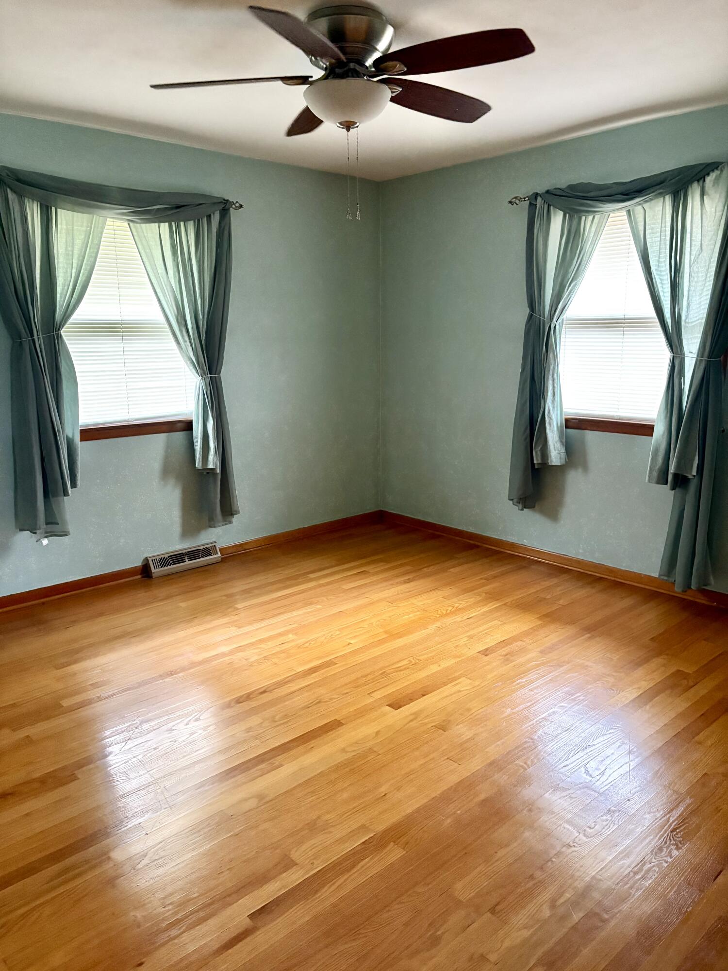 701 N Jay Avenue, Griffith, IN 46319; Image #7