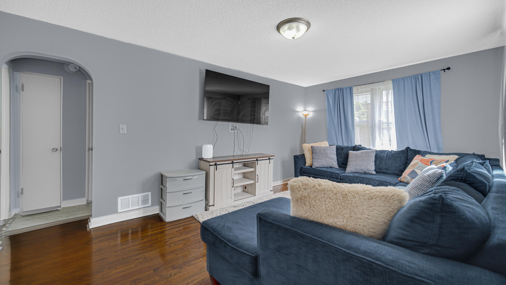 117 N Wisconsin Street, Hobart, IN 46342; Image #10