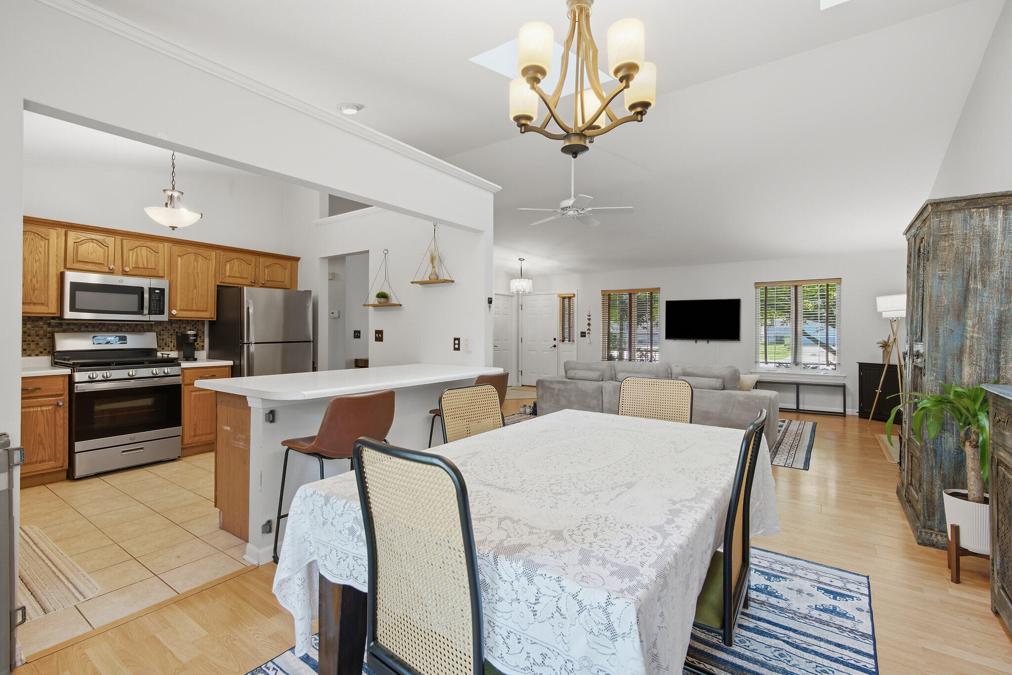 2770 Tulip Lane, Hobart, IN 46342; Image #12