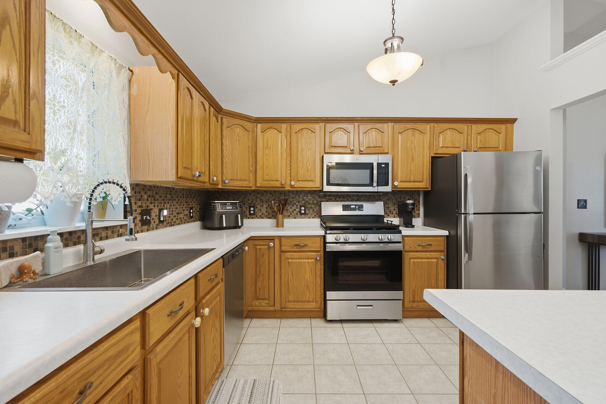 2770 Tulip Lane, Hobart, IN 46342; Image #15