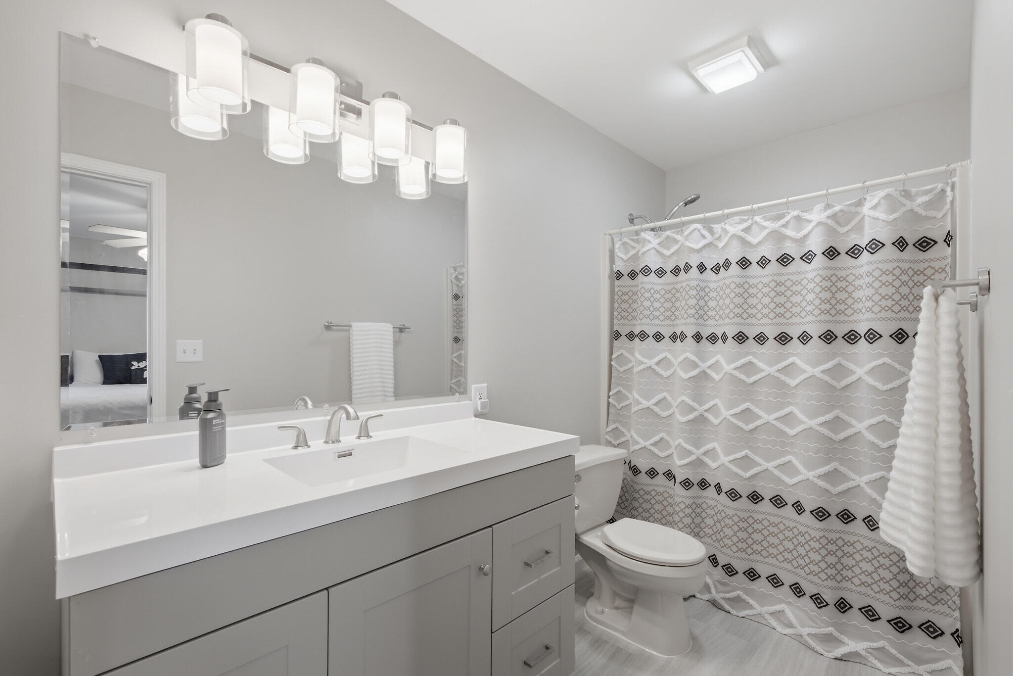 2770 Tulip Lane, Hobart, IN 46342; Image #21