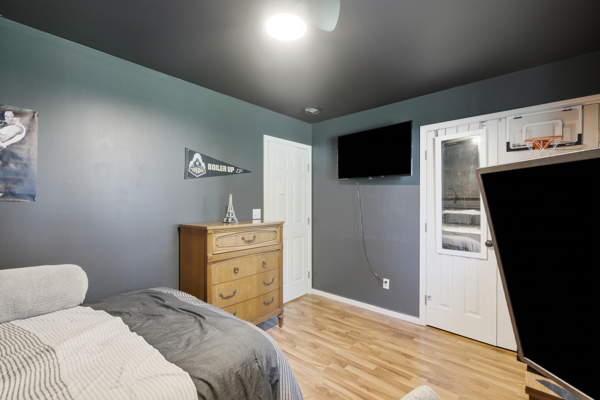 2770 Tulip Lane, Hobart, IN 46342; Image #23
