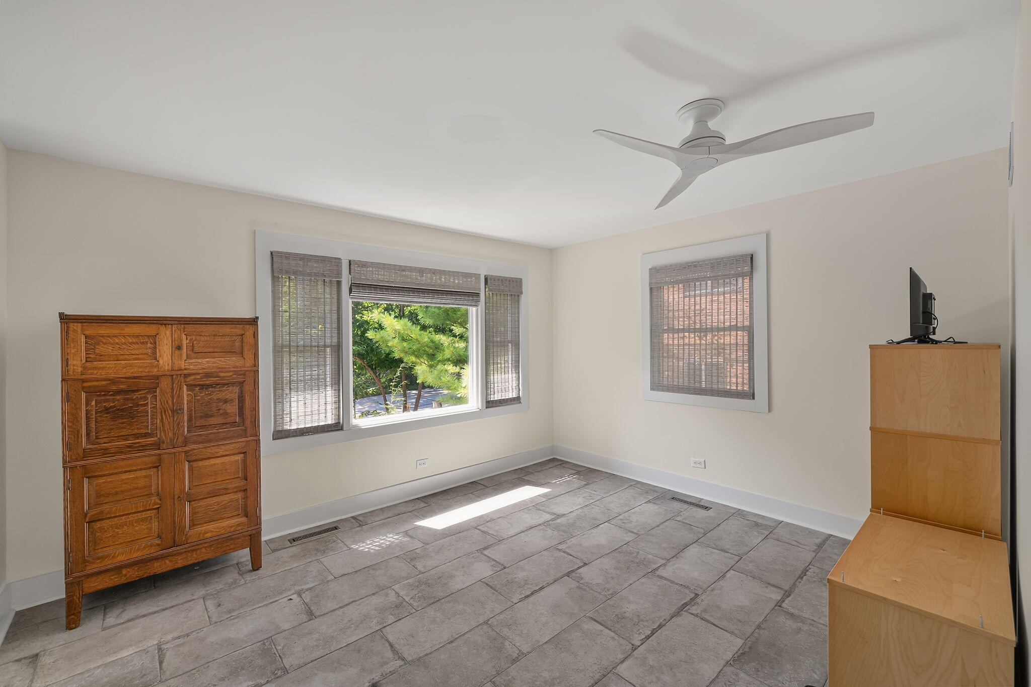 31 S Lake Shore County Road, Beverly Shores, IN 46301; Image #13