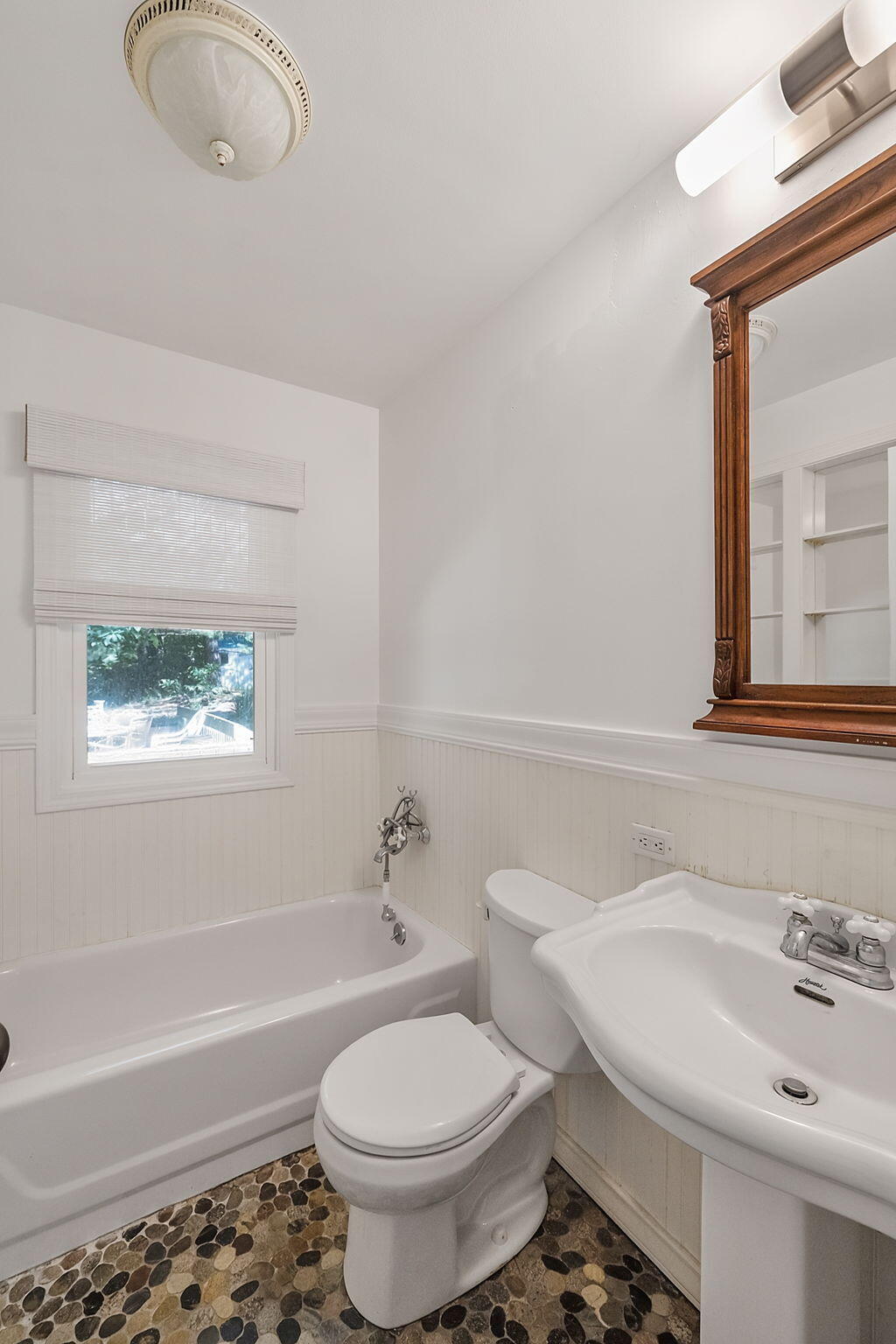 31 S Lake Shore County Road, Beverly Shores, IN 46301; Image #18