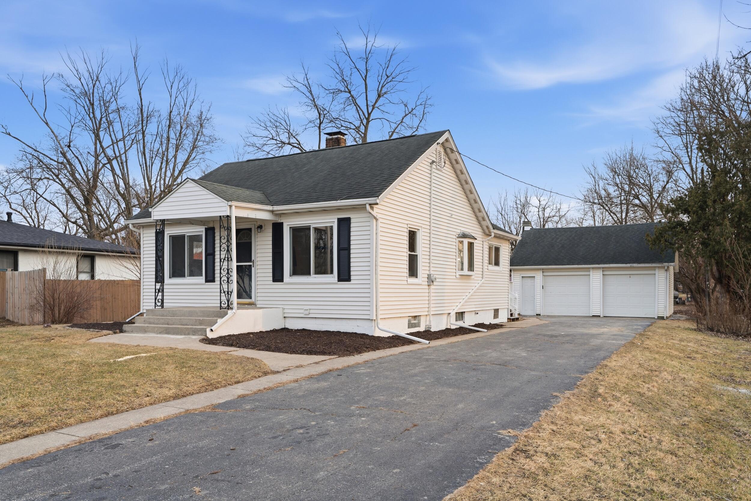2407 W 78th Avenue, Merrillville, IN 46410; Image #2