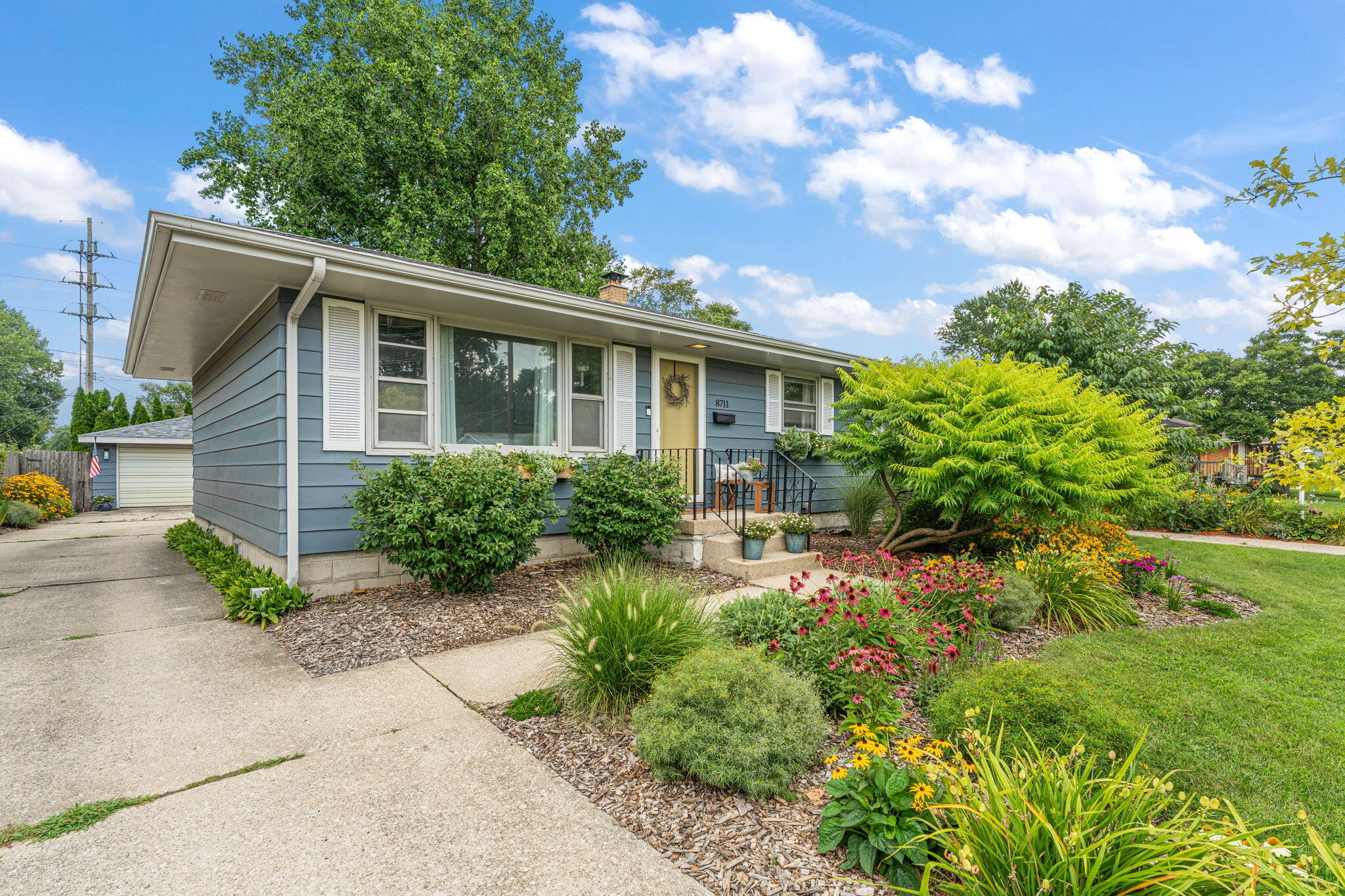 8711 Manor Avenue, Munster, IN 46321; Image #2