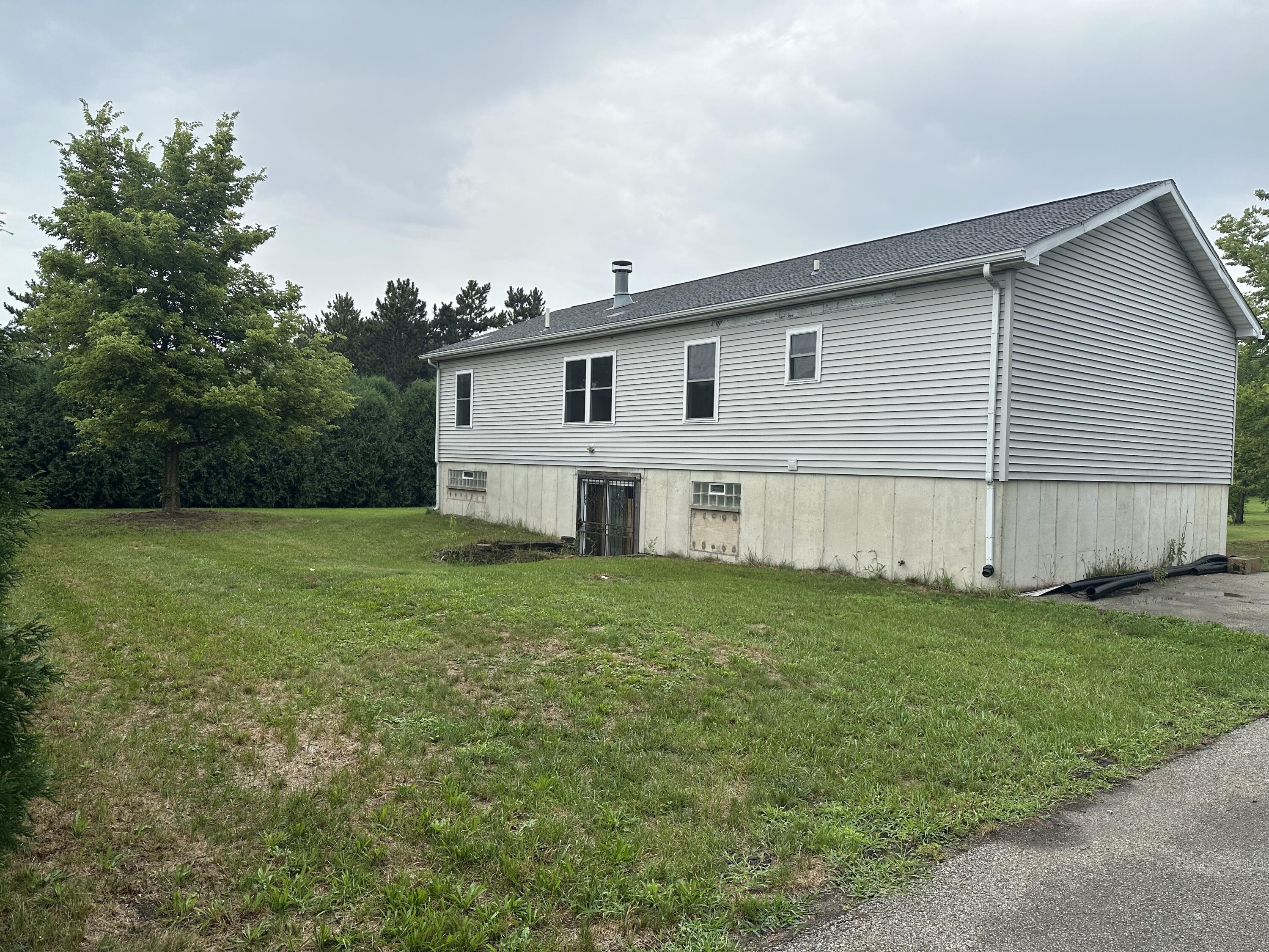 11877 N 600 W, DeMotte, IN 46310; Image #2