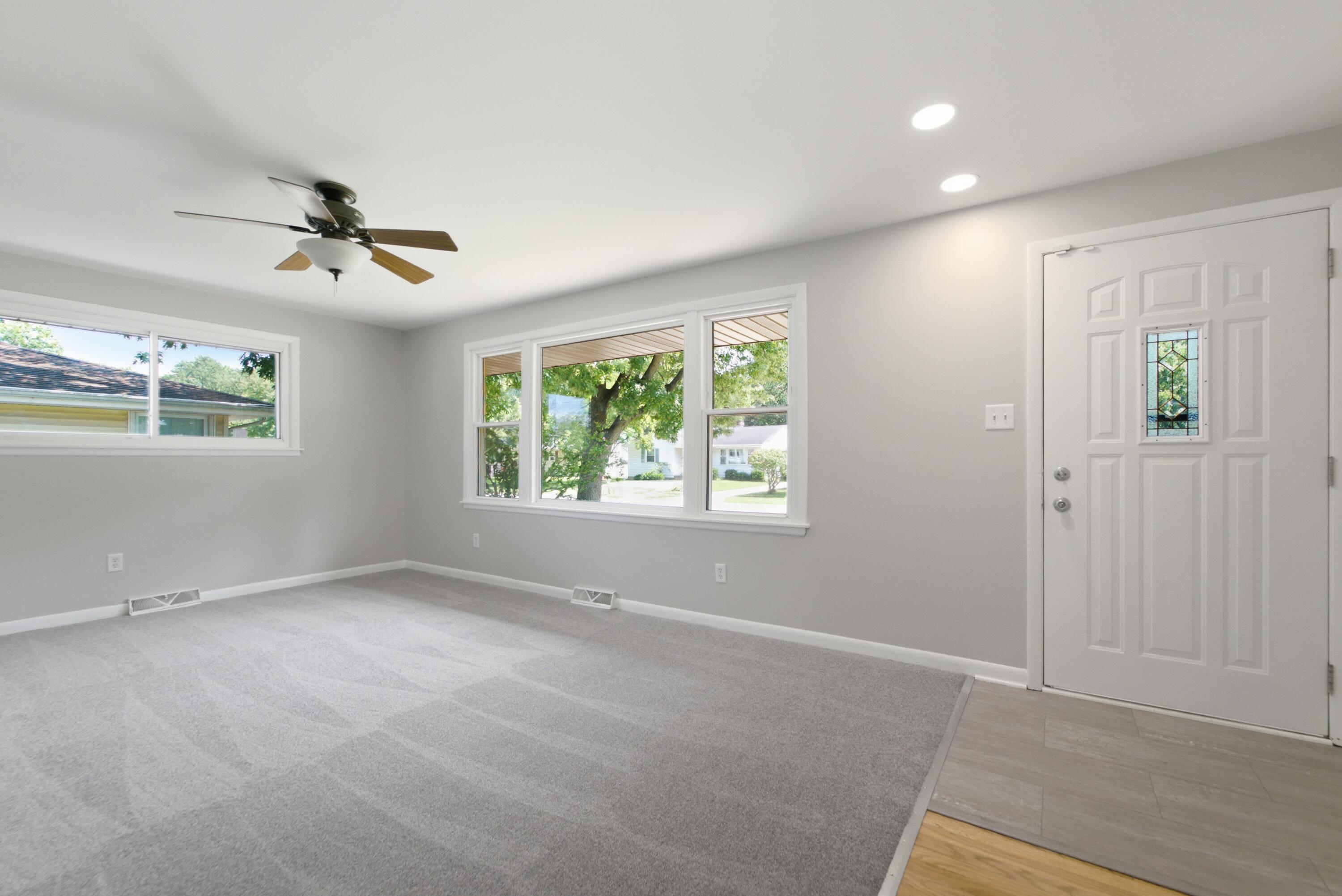 322 Oriole Avenue, Crown Point, IN 46307; Image #4