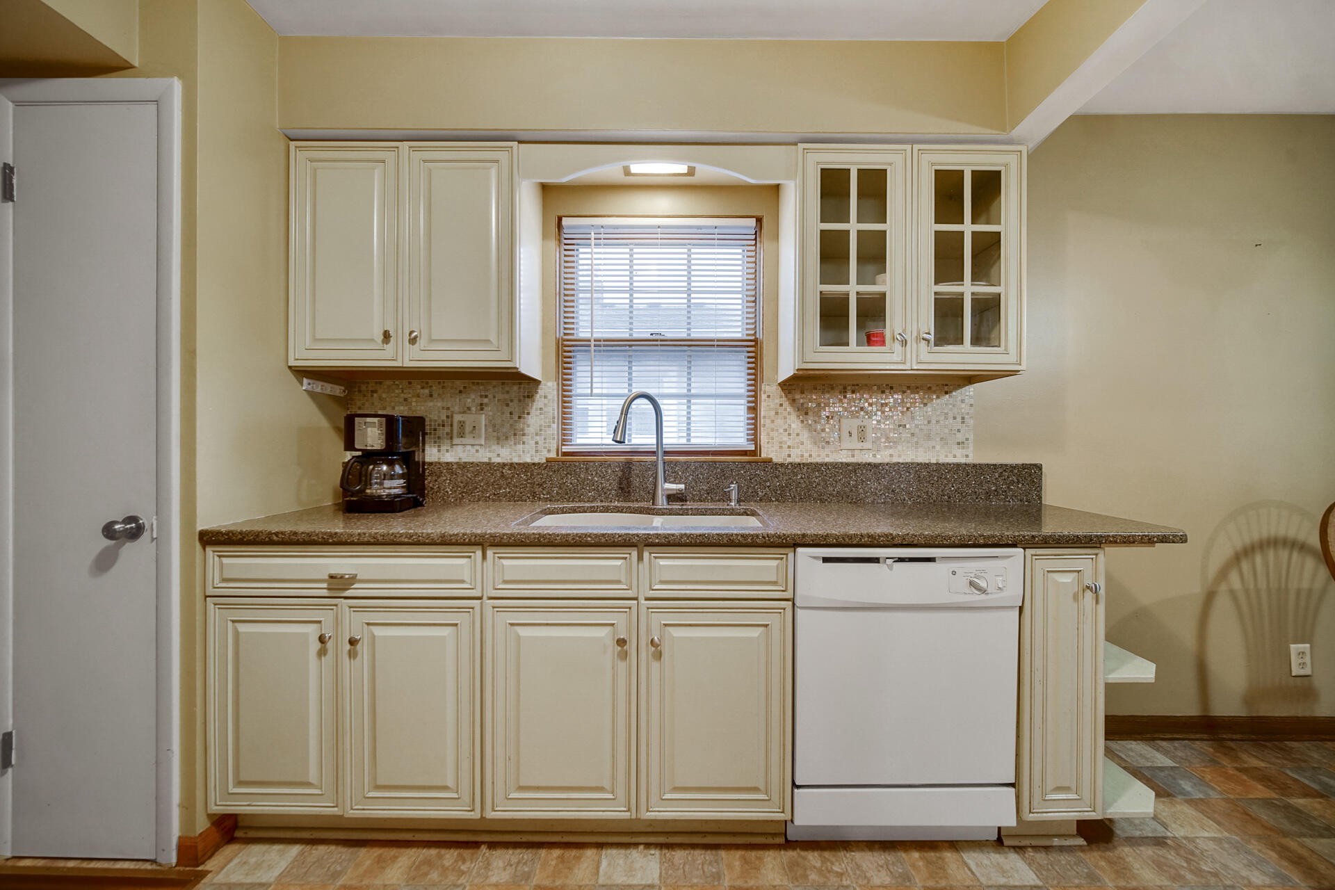 1325 Lake Avenue, Whiting, IN 46394; Image #4