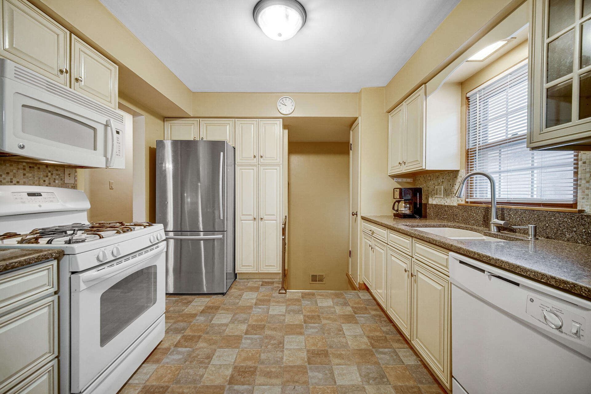 1325 Lake Avenue, Whiting, IN 46394; Image #5