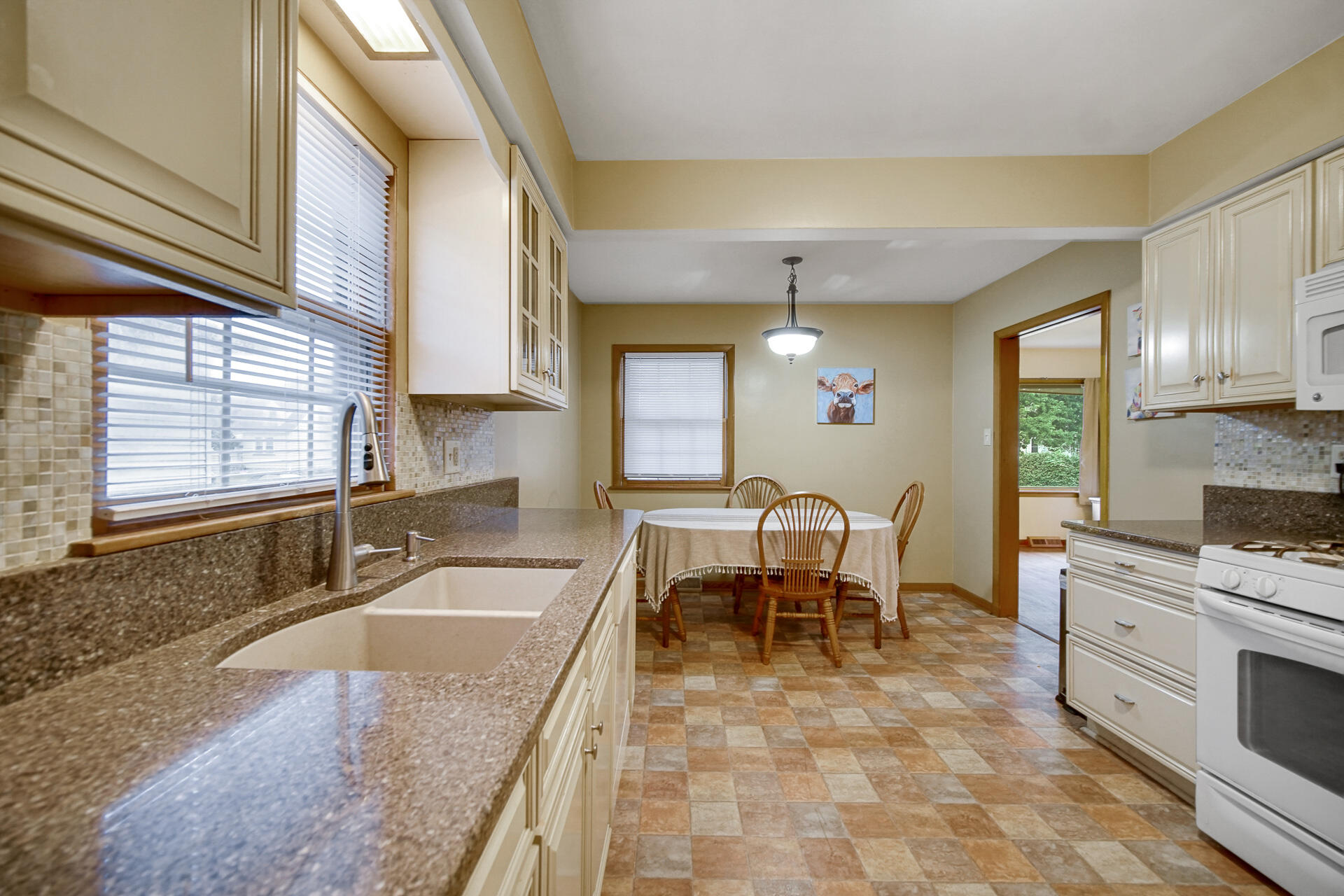 1325 Lake Avenue, Whiting, IN 46394; Image #6