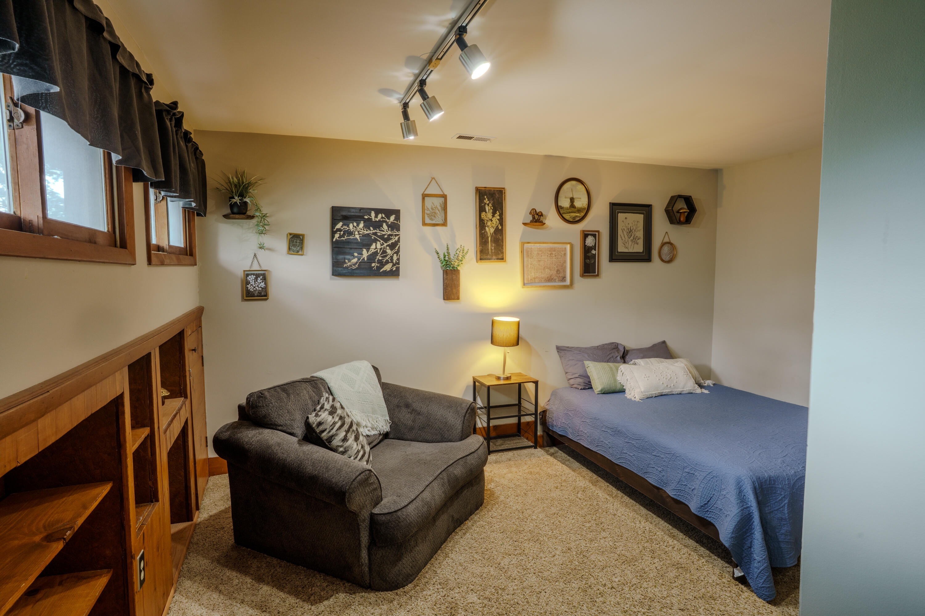 405 E Chicago Street, Valparaiso, IN 46383; Image #20