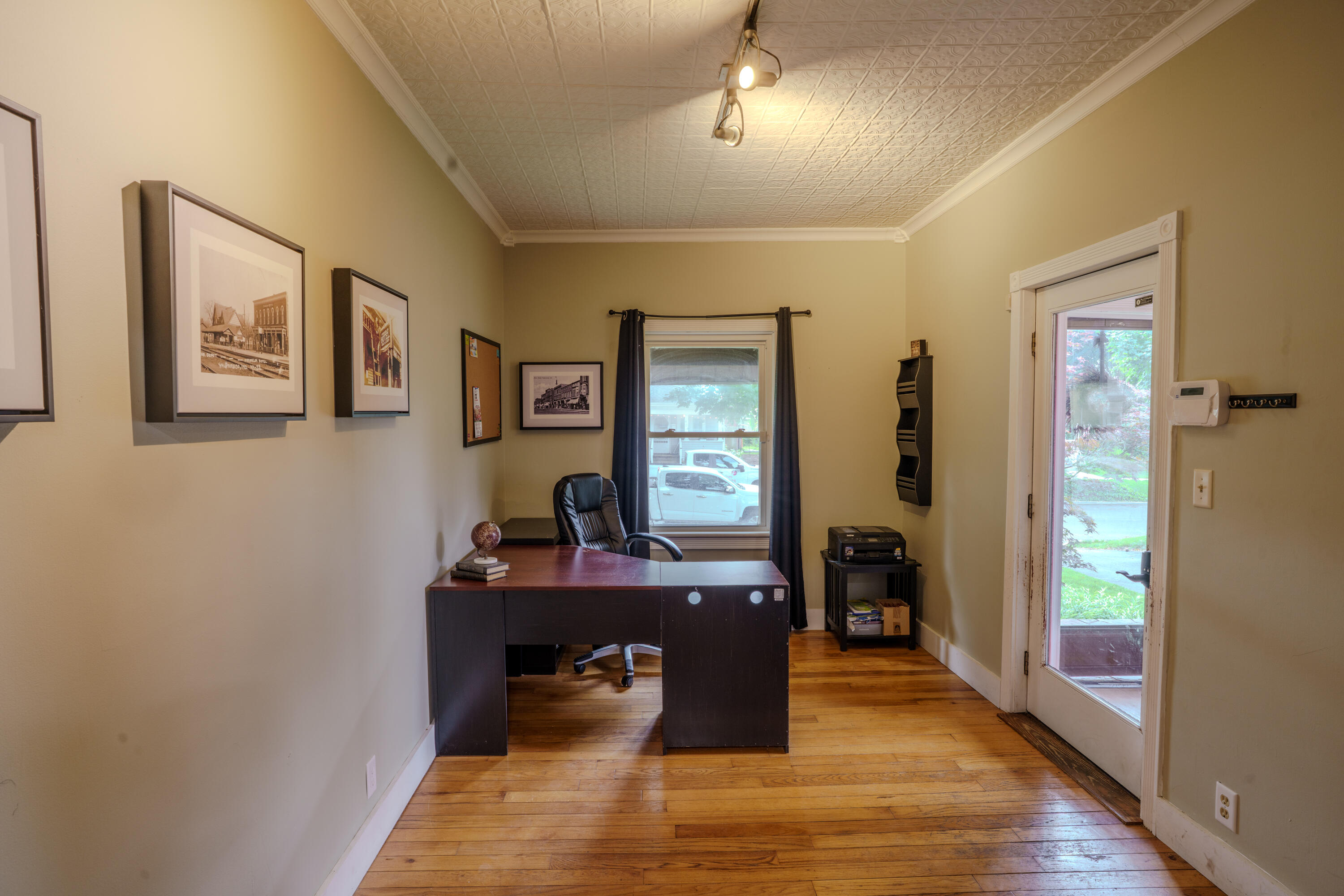 405 E Chicago Street, Valparaiso, IN 46383; Image #4
