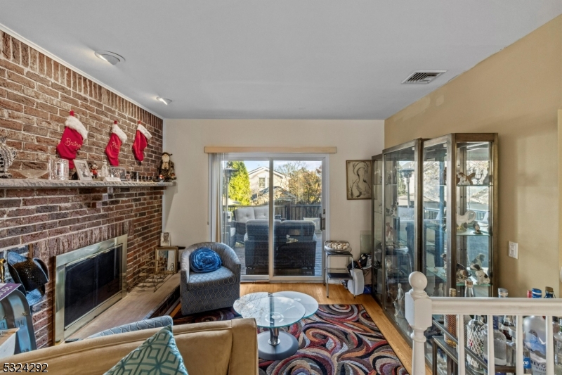 15 Parkhurst Pl