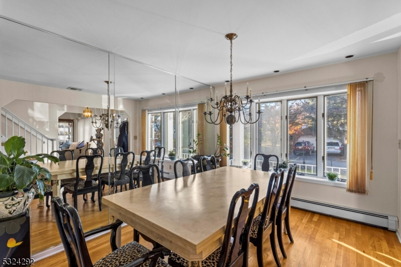 15 Parkhurst Pl